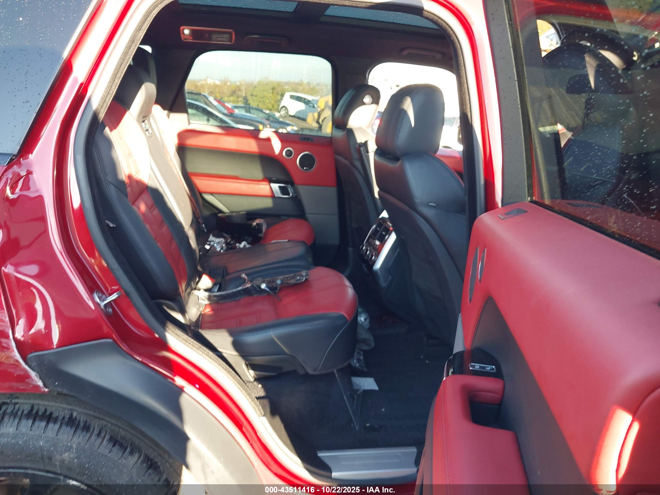 LAND ROVER image 8