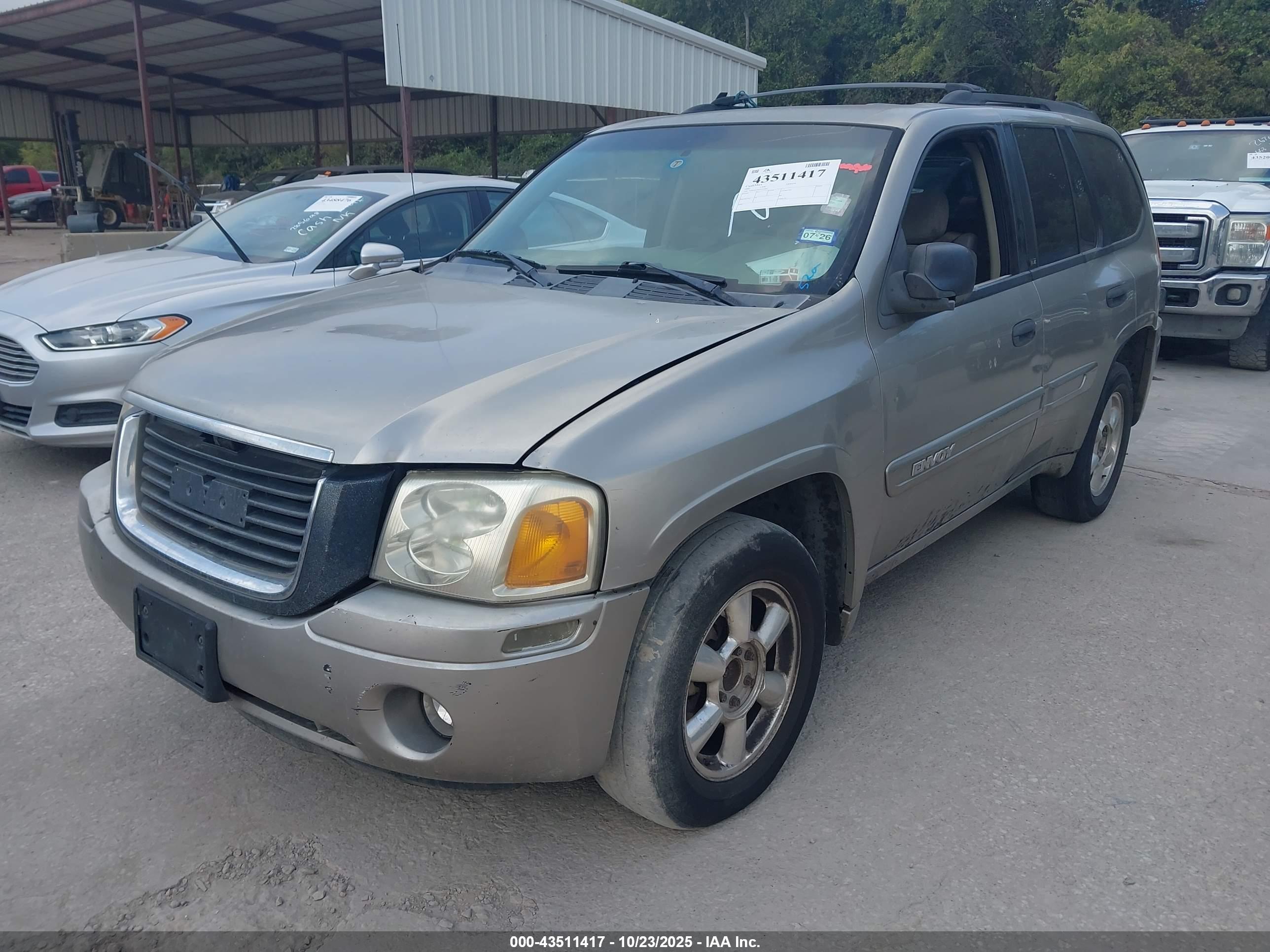 GMC ENVOY image 2
