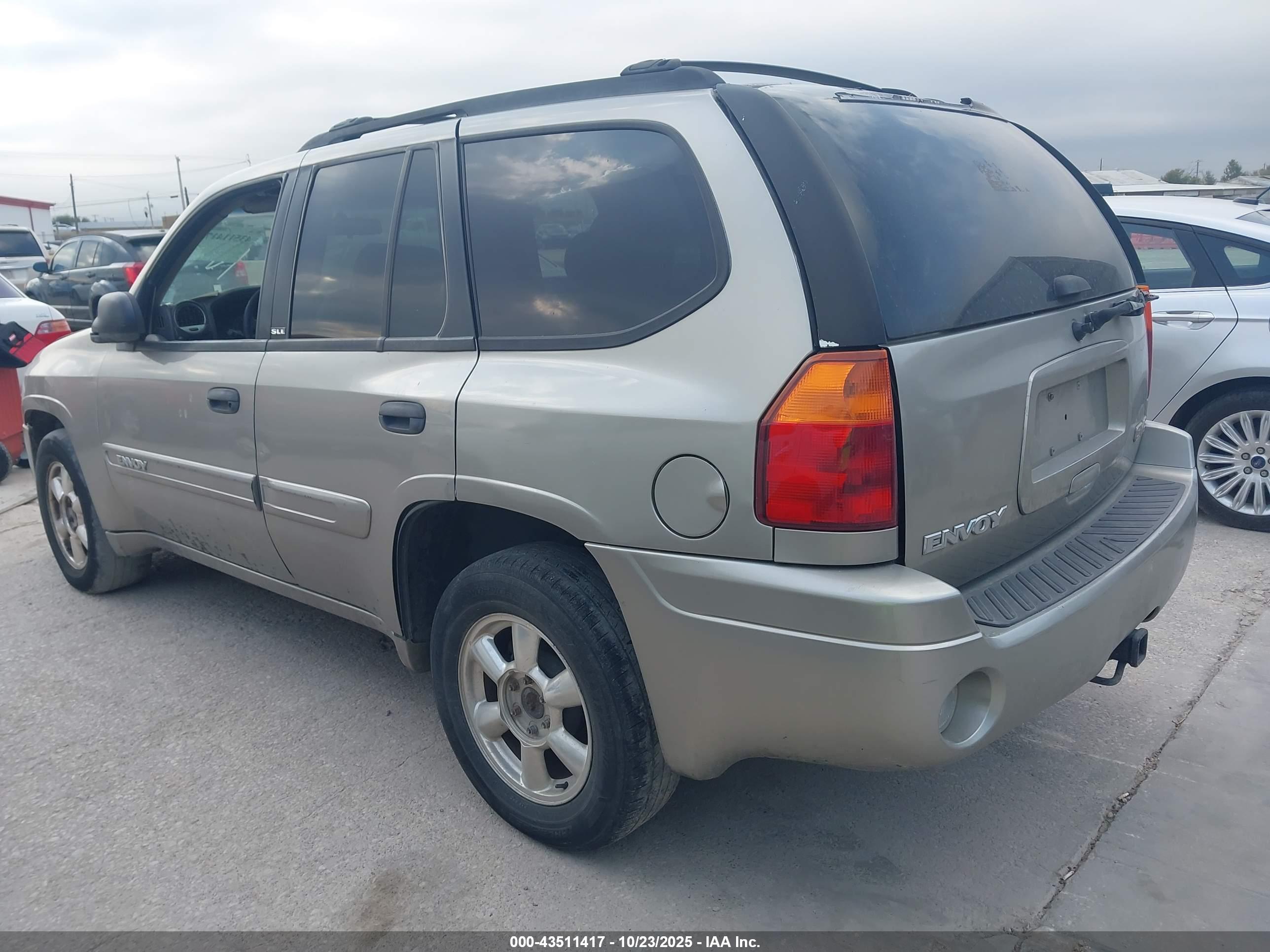 GMC ENVOY image 3