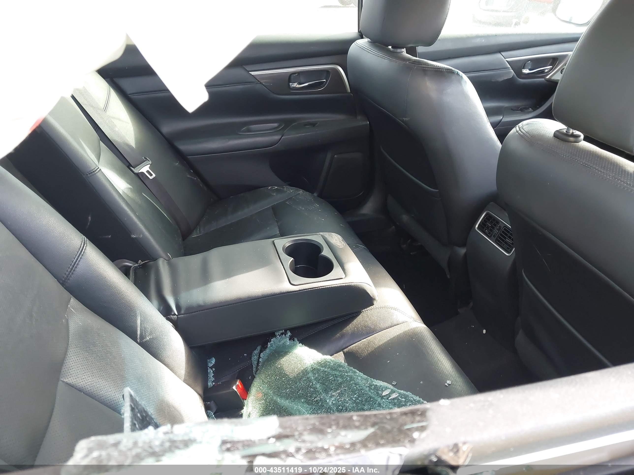 NISSAN ALTIMA image 8