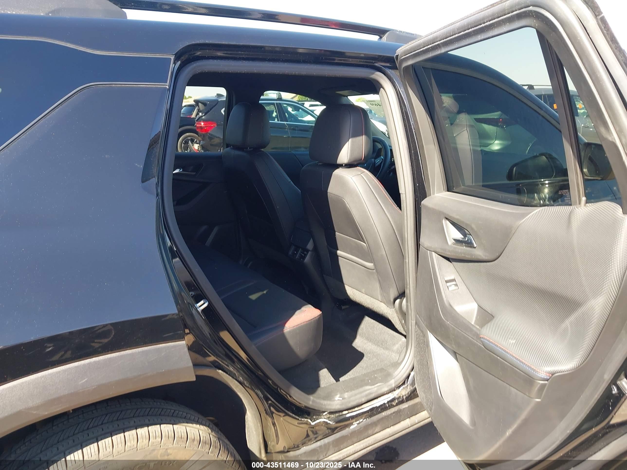 CHEVROLET EQUINOX image 8