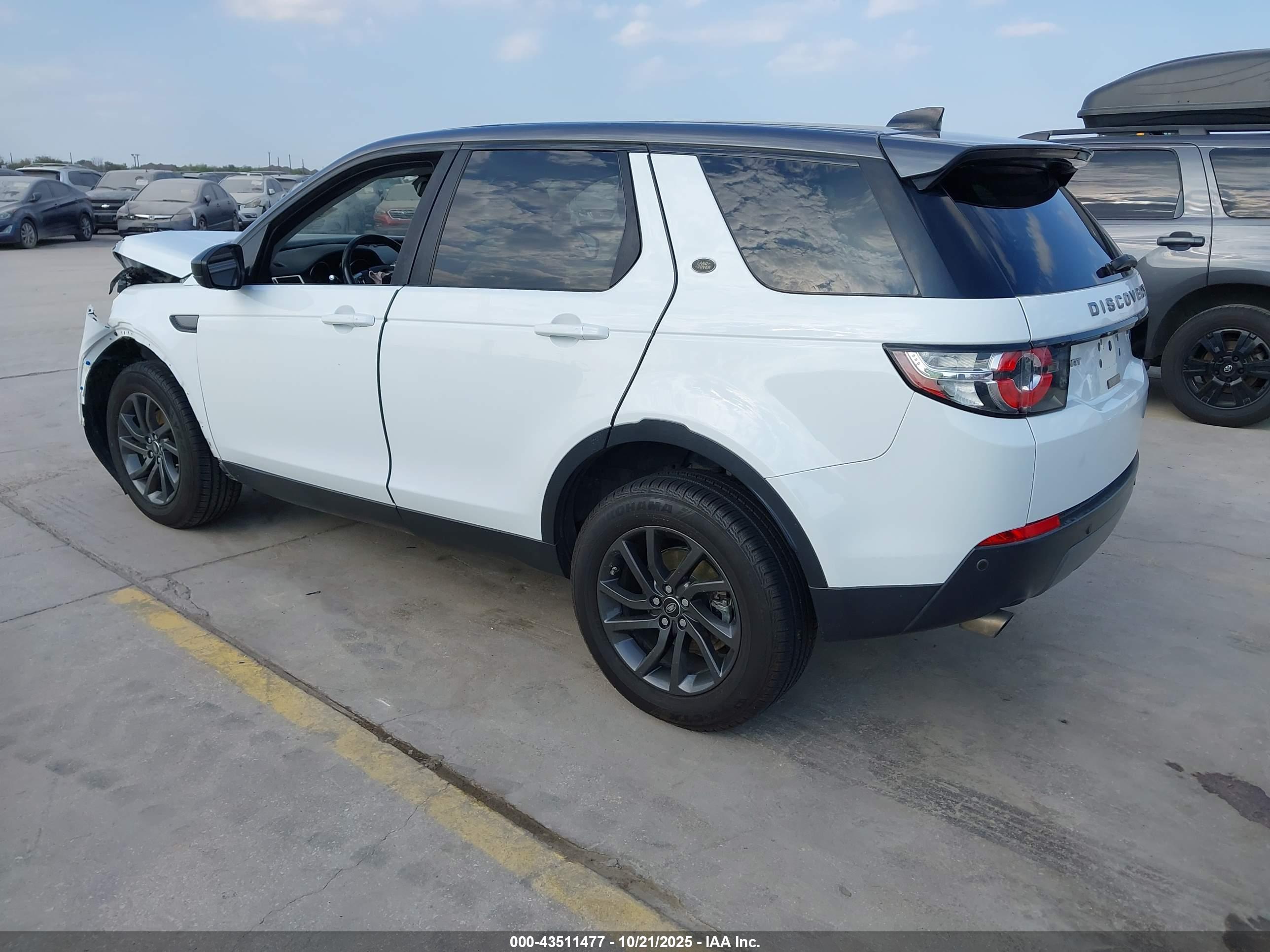 LAND ROVER image 3