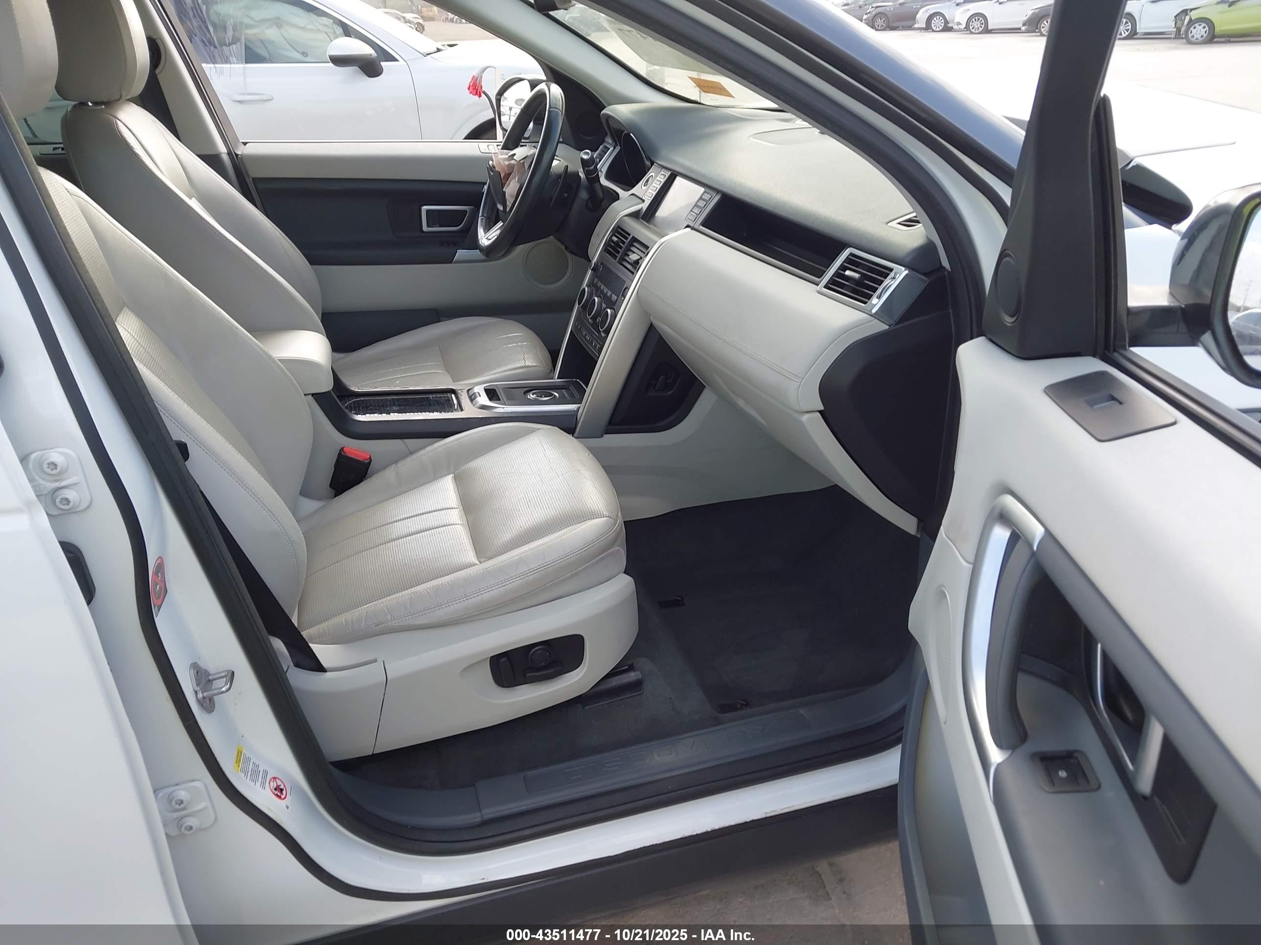 LAND ROVER image 5