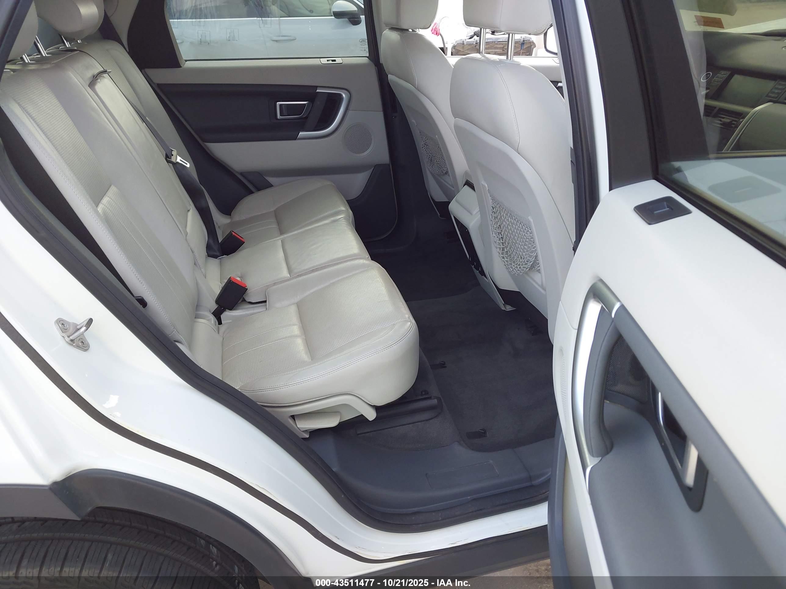 LAND ROVER image 8