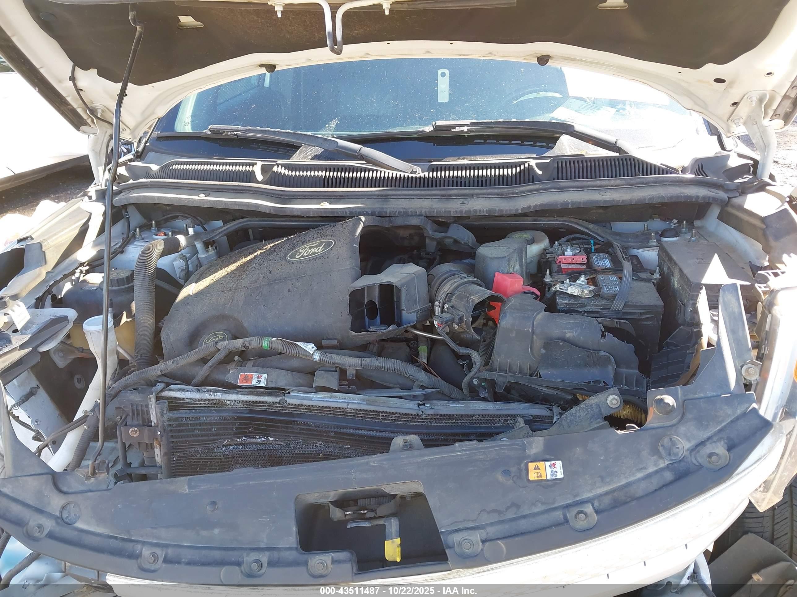 FORD EXPLORER image 10