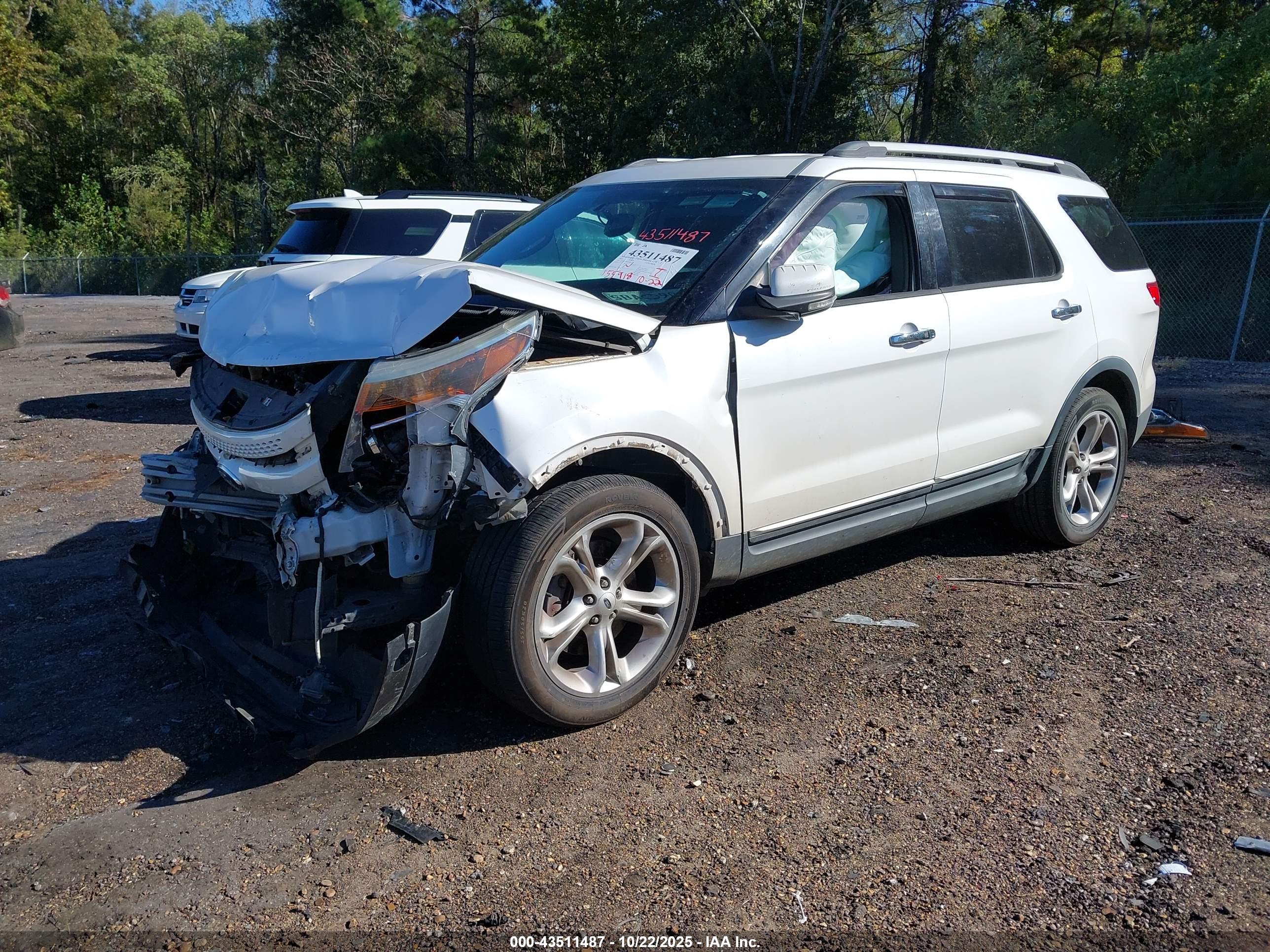 FORD EXPLORER image 2
