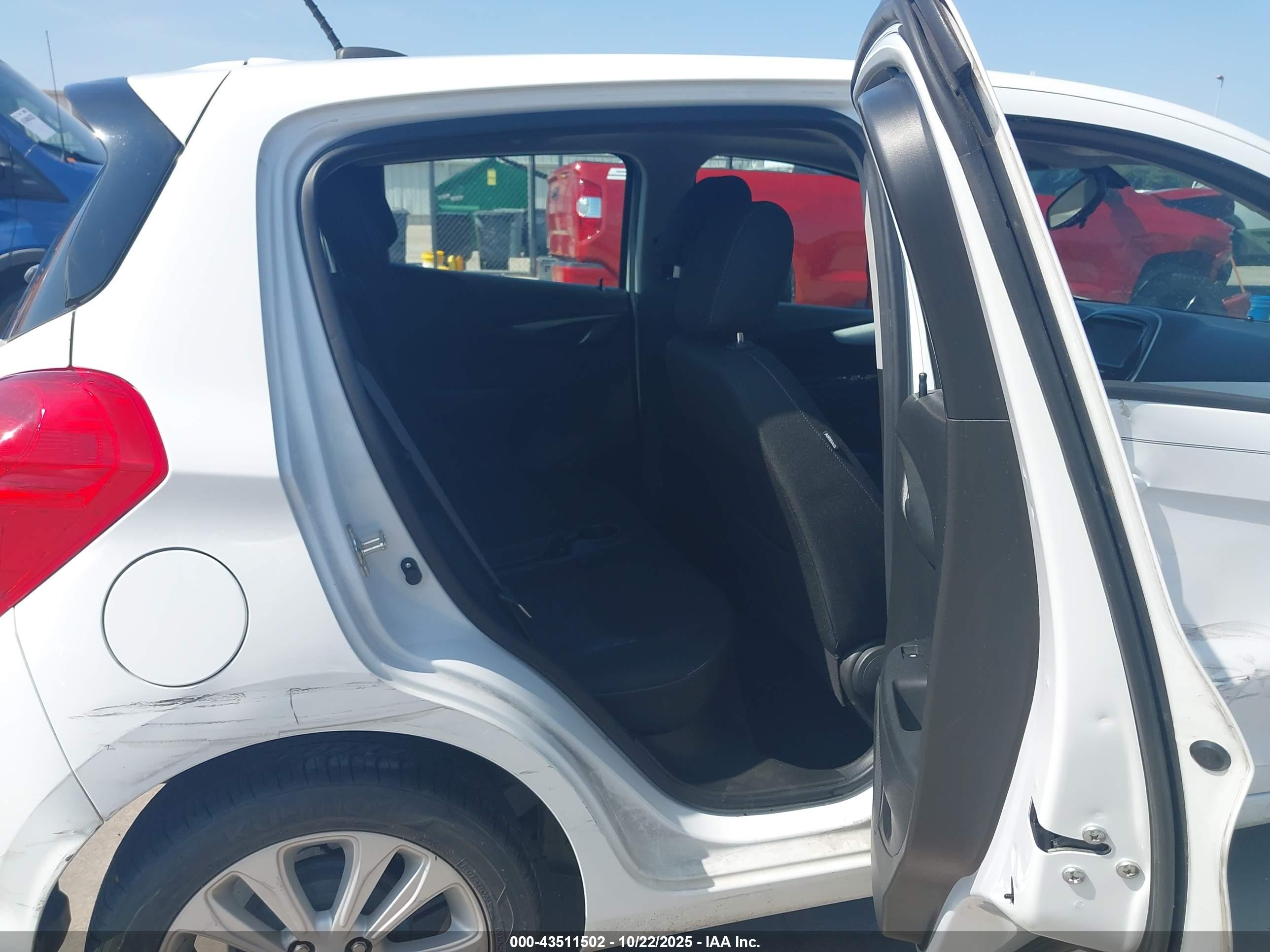CHEVROLET SPARK image 8