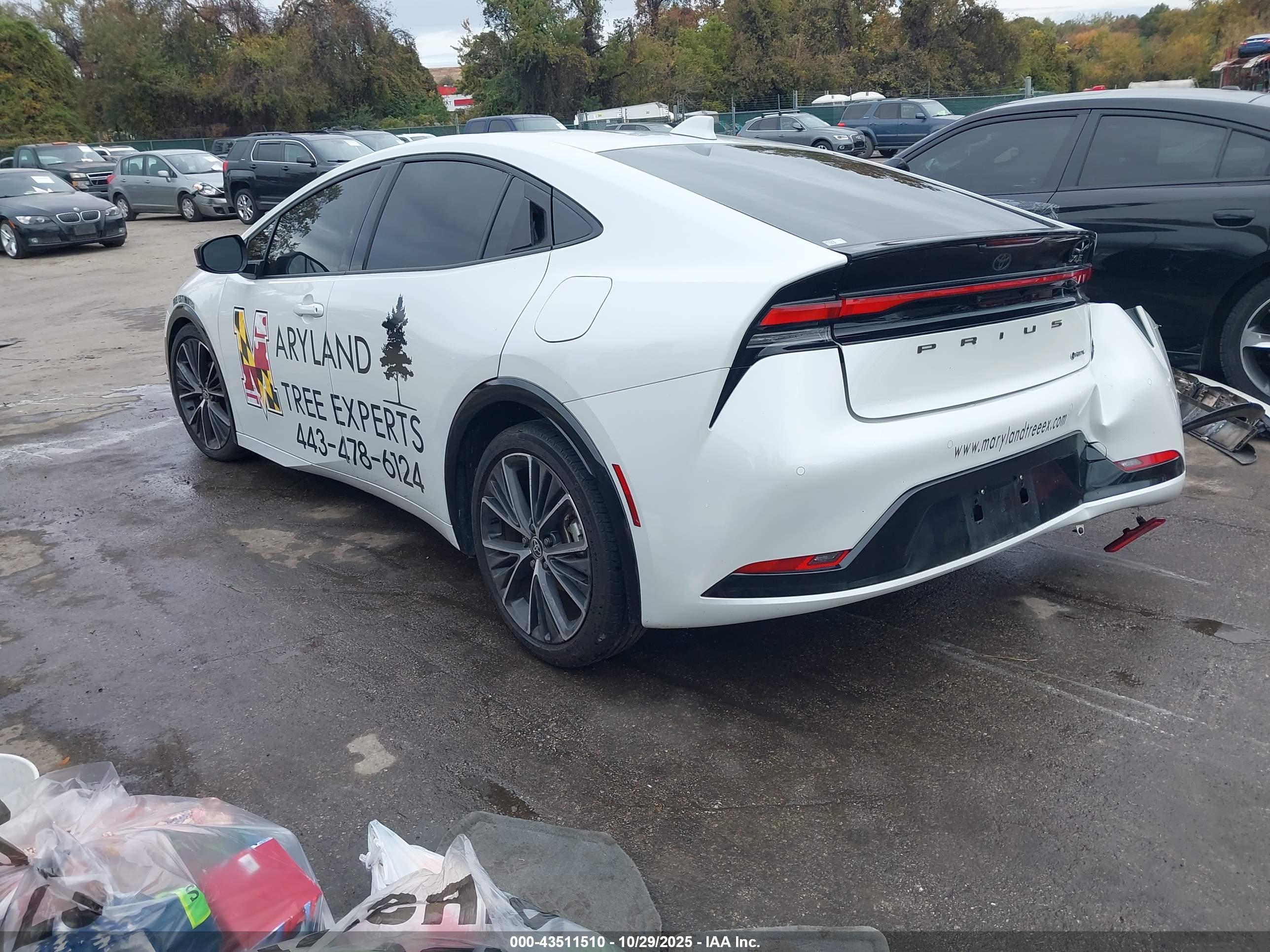 TOYOTA PRIUS image 3