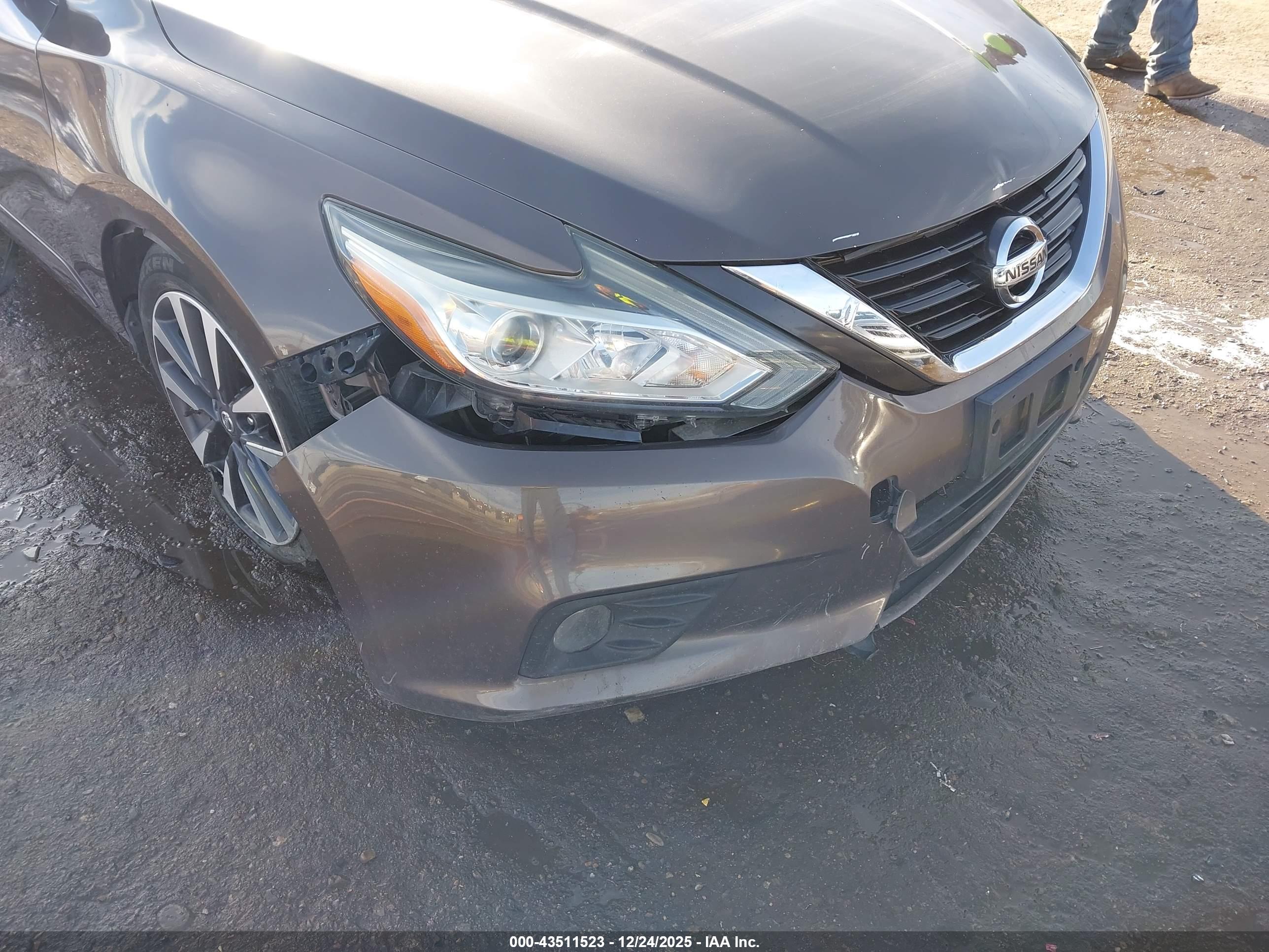 NISSAN ALTIMA image 6