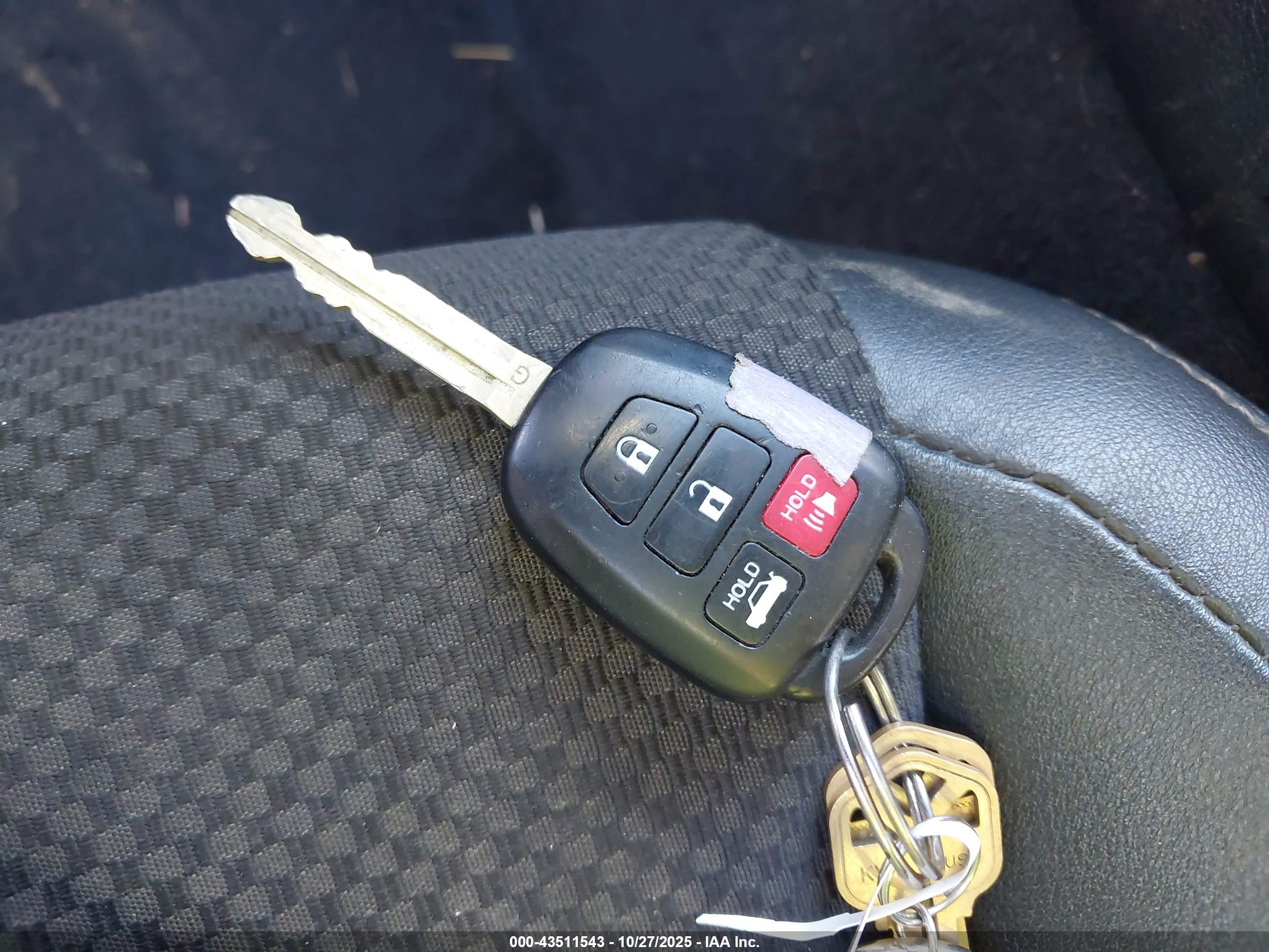 TOYOTA CAMRY image 11