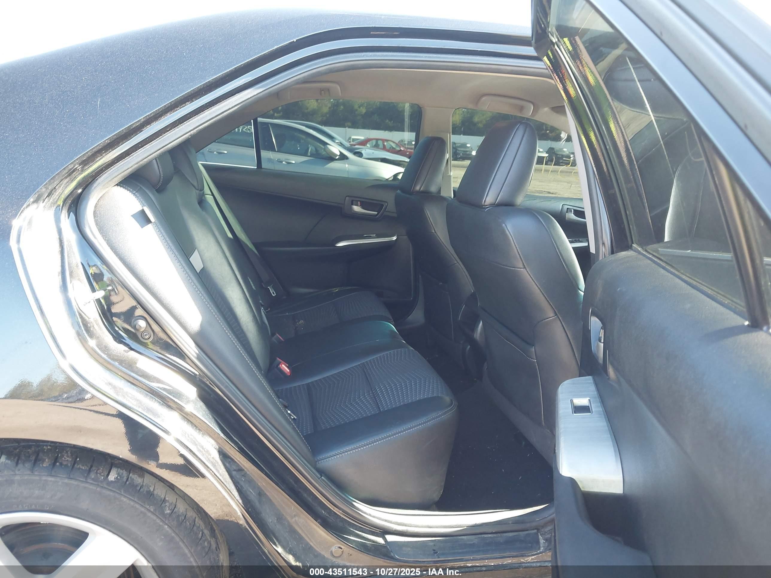 TOYOTA CAMRY image 8