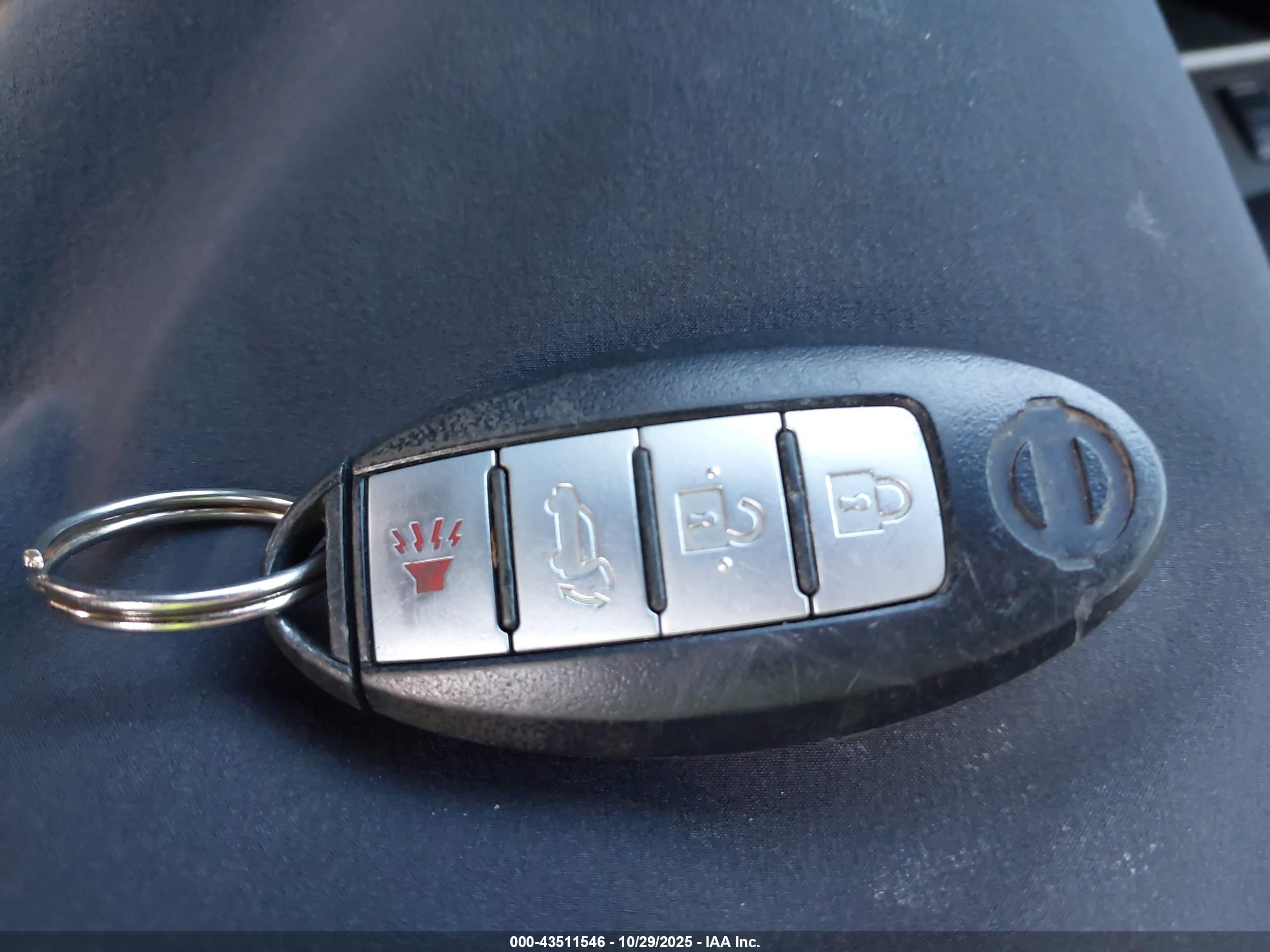 NISSAN MURANO image 11