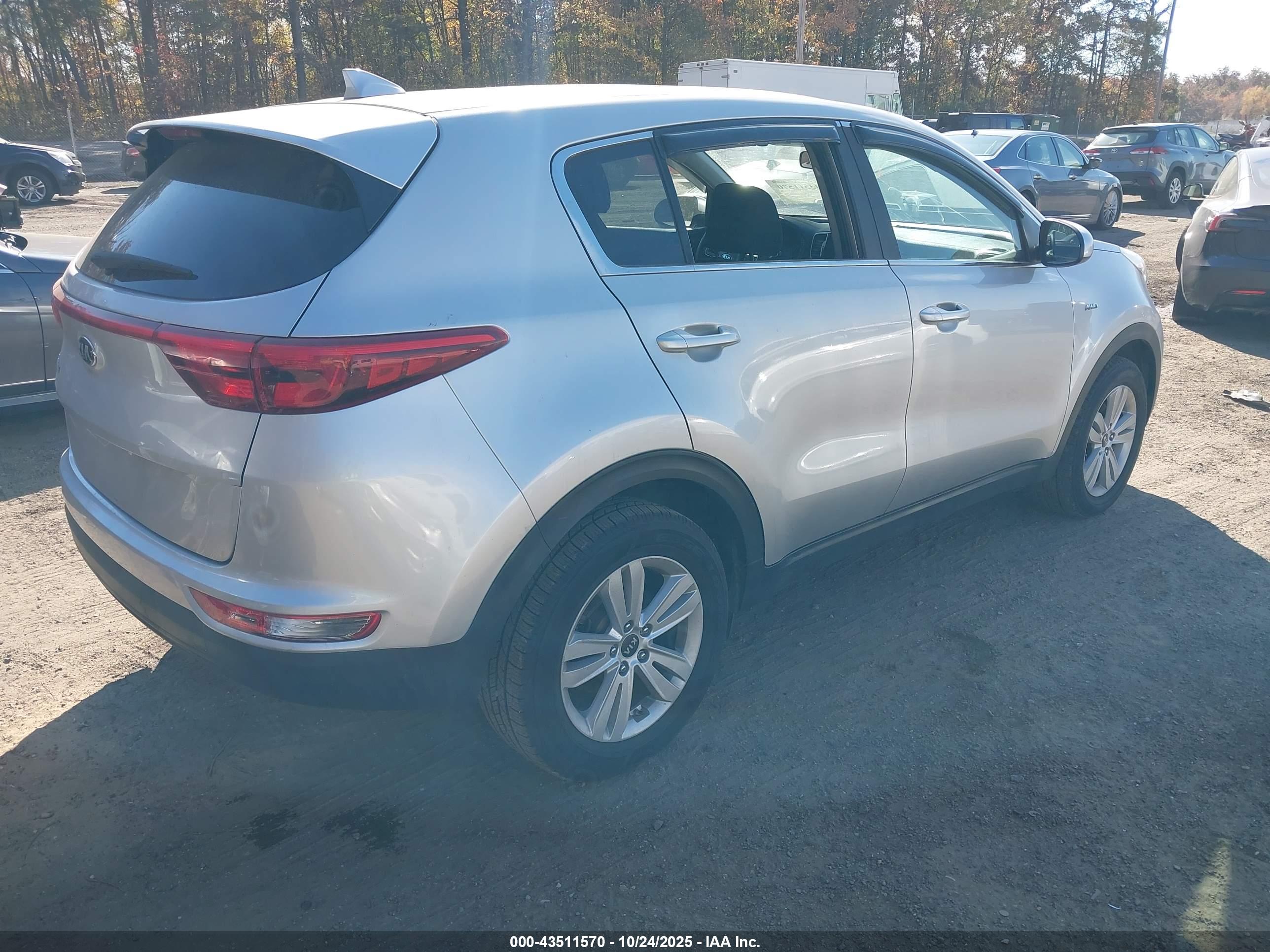 KIA SPORTAGE image 4