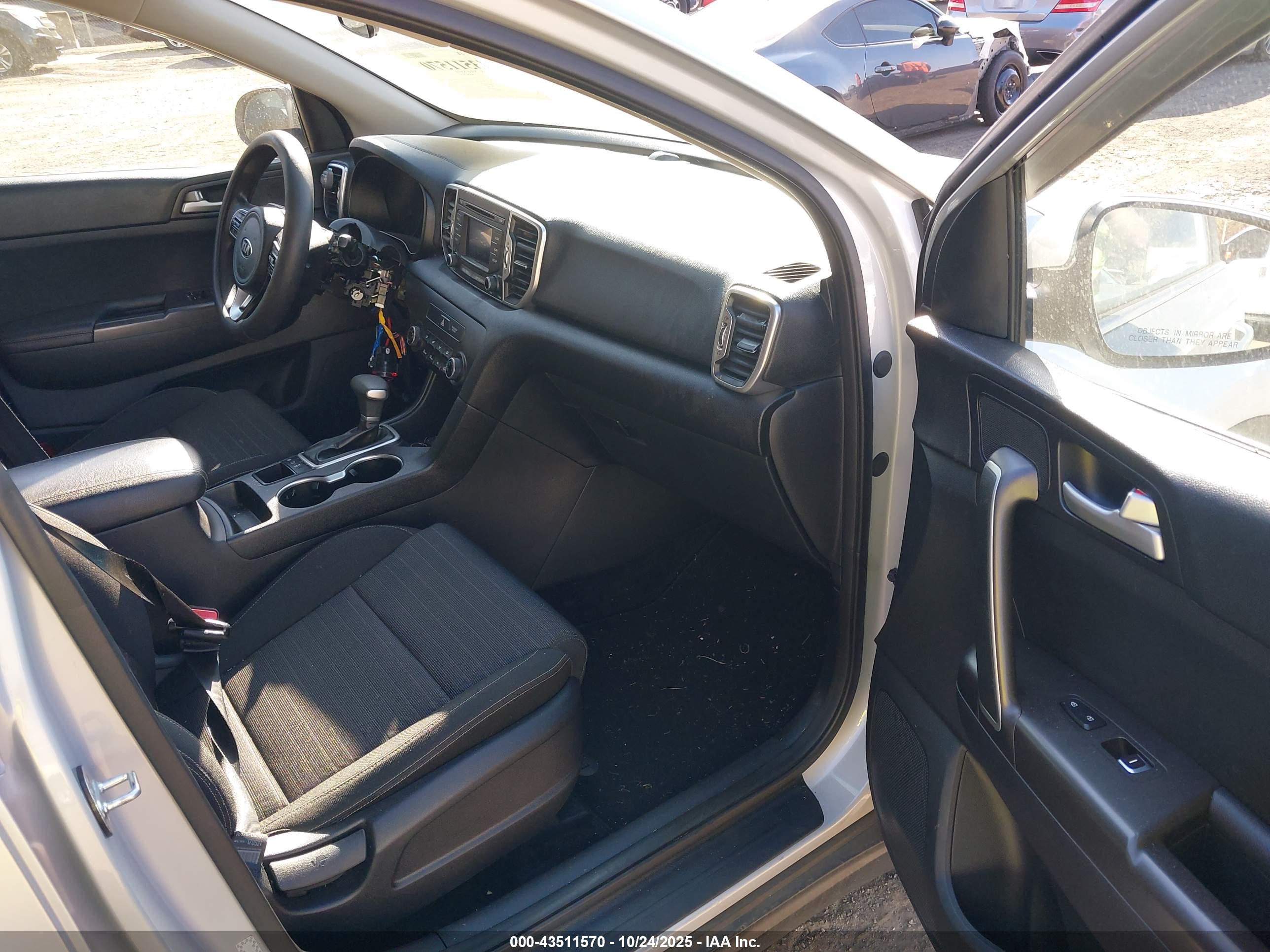 KIA SPORTAGE image 5