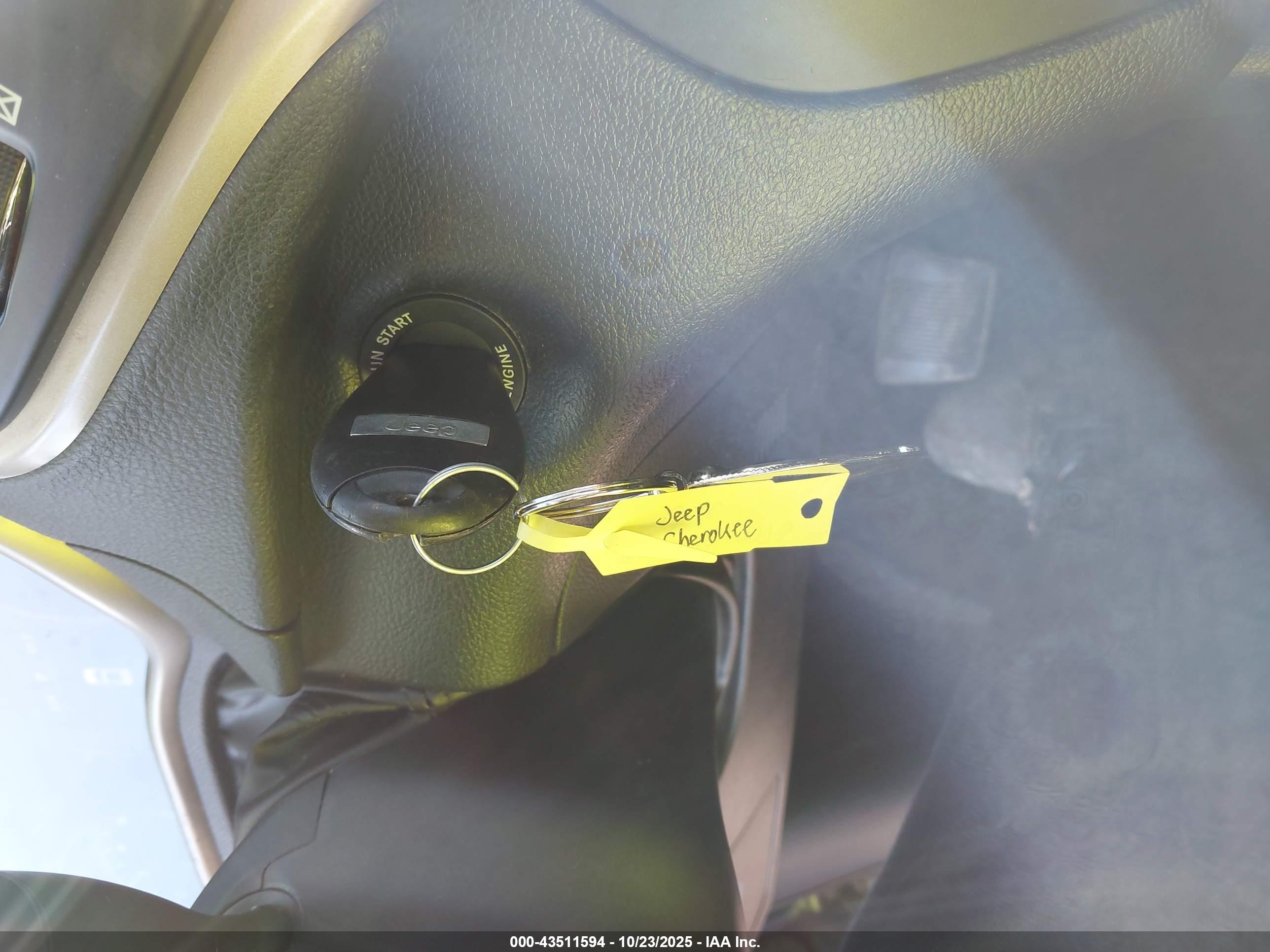JEEP CHEROKEE image 11