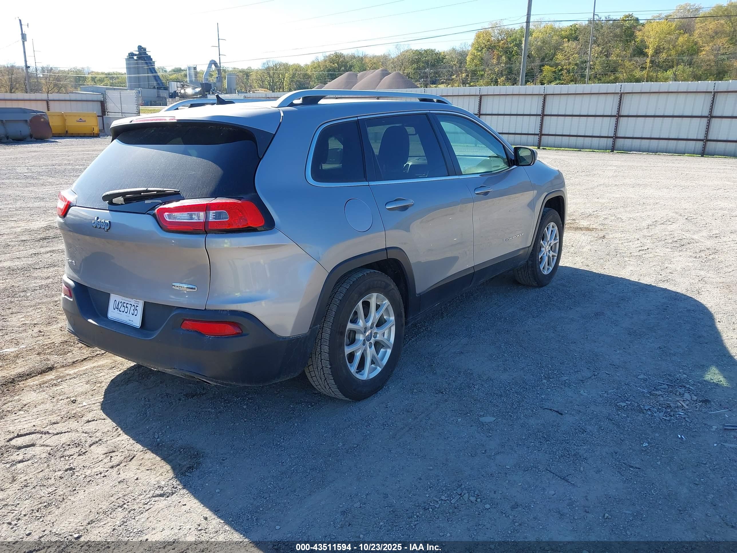 JEEP CHEROKEE image 4