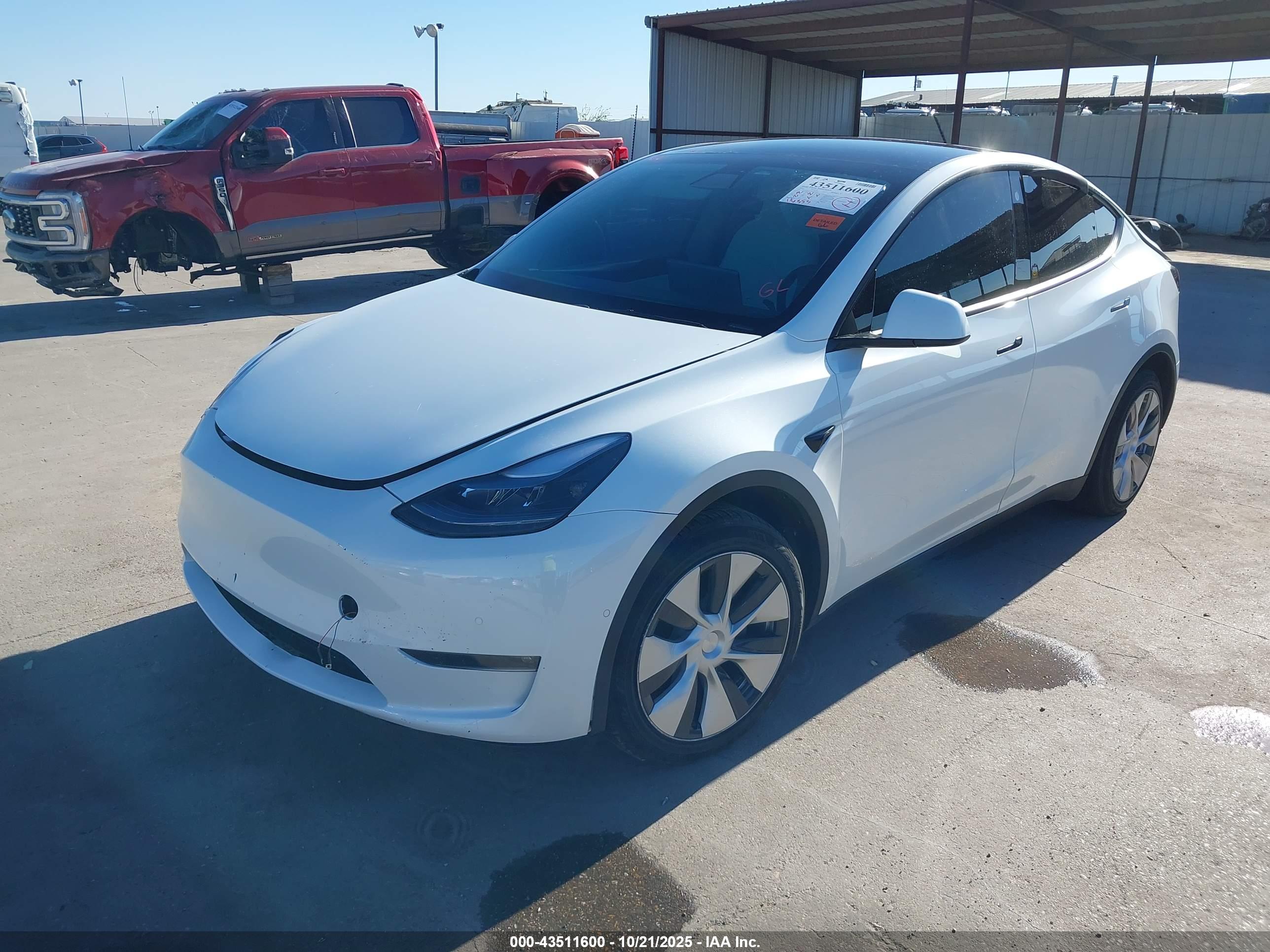 TESLA MODEL image 2