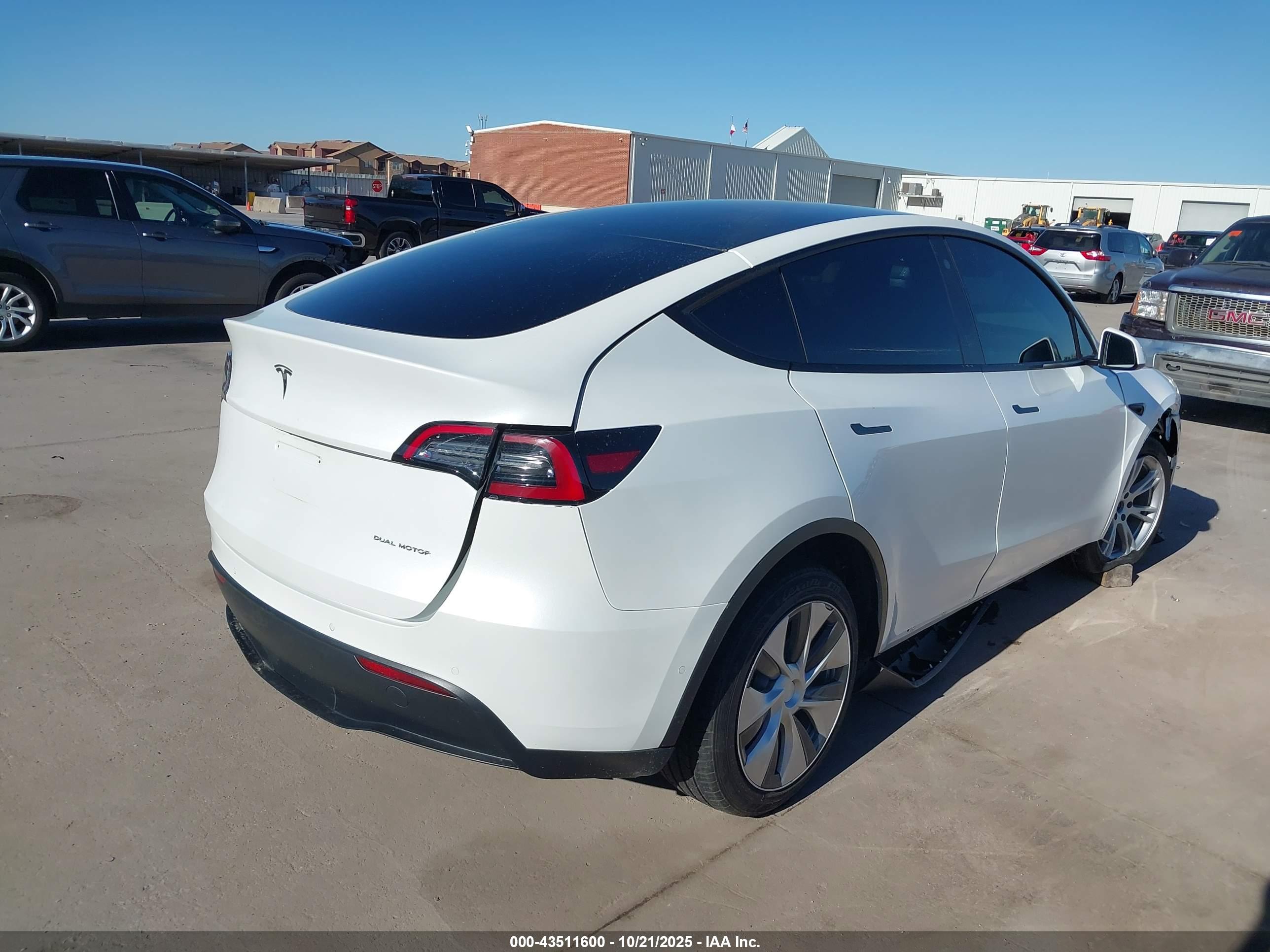 TESLA MODEL image 4