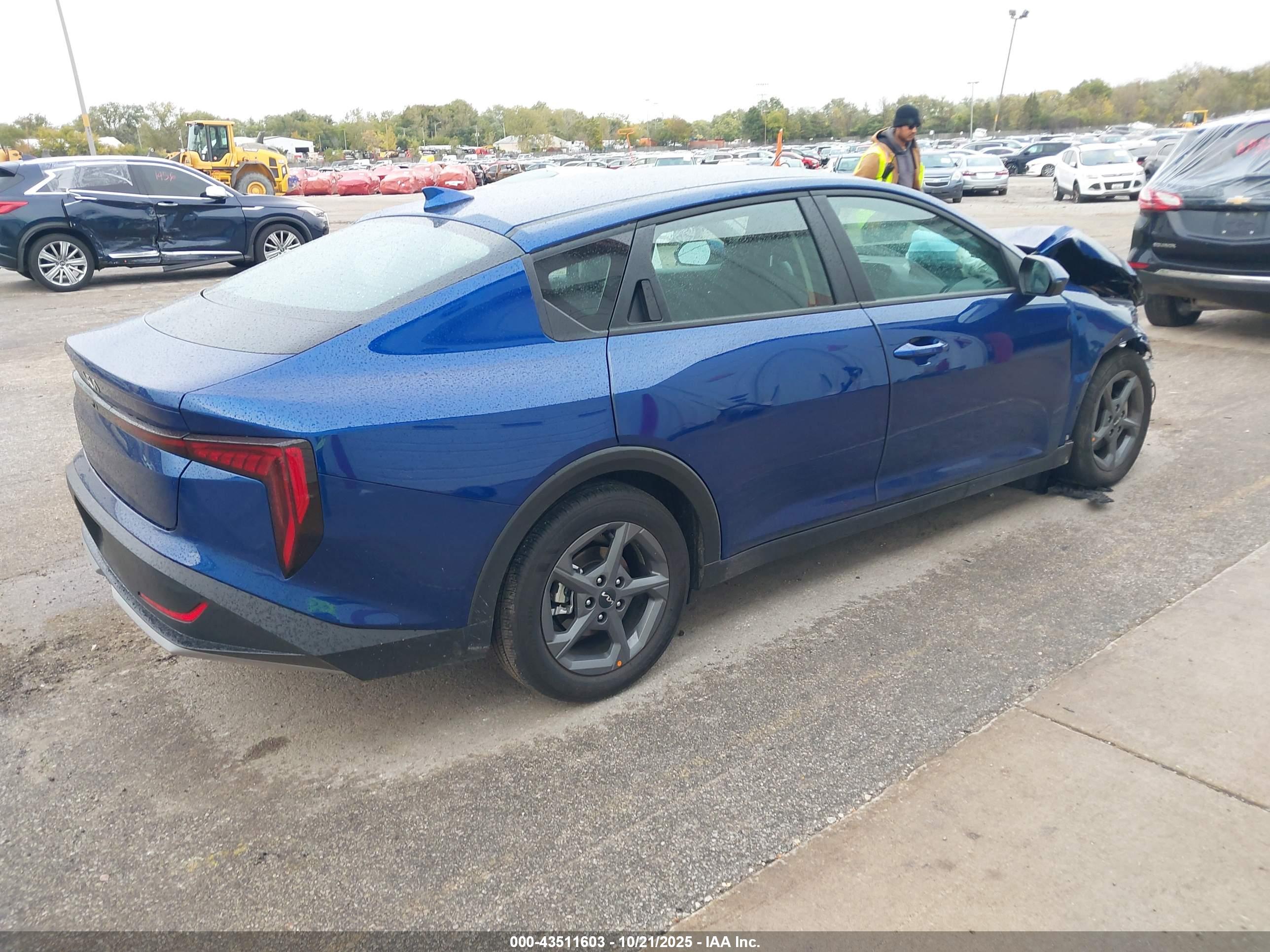 KIA K4 image 4