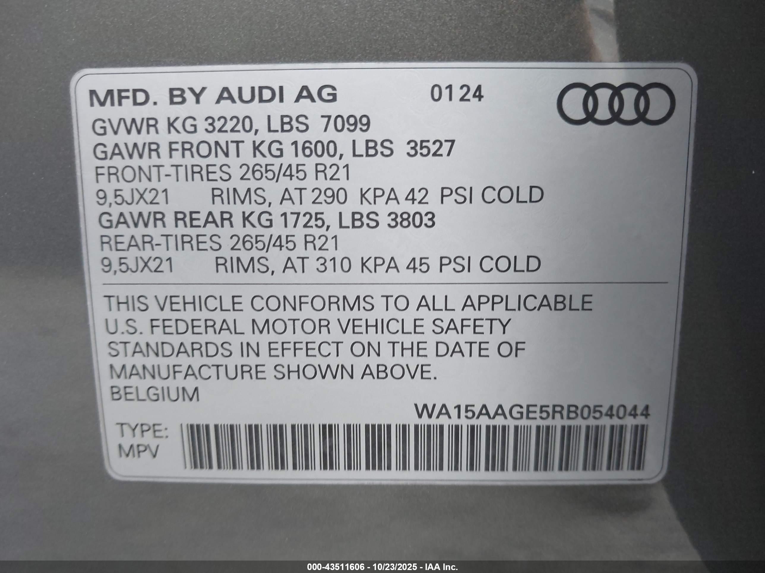 AUDI Q8 image 9