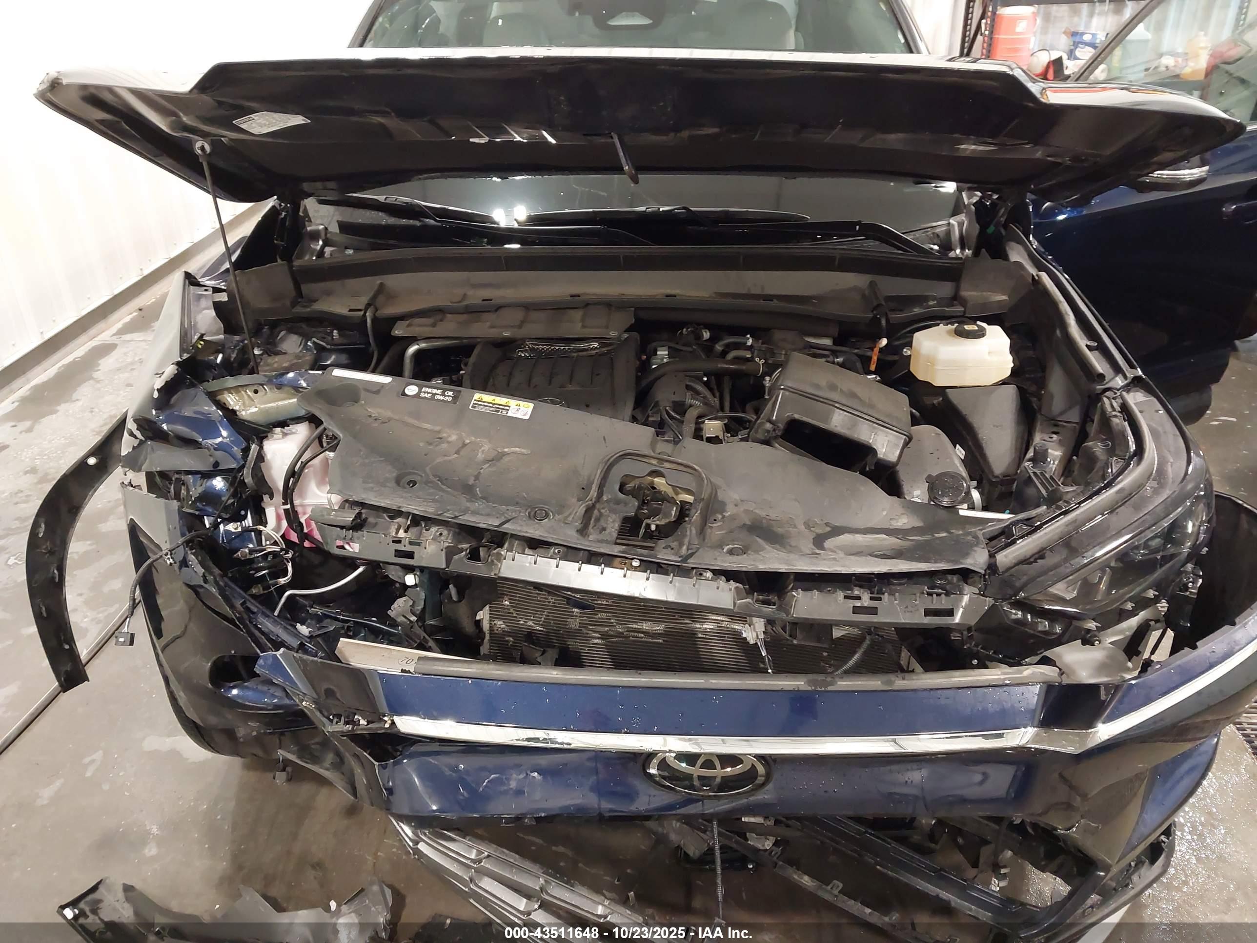 TOYOTA GRAND image 10