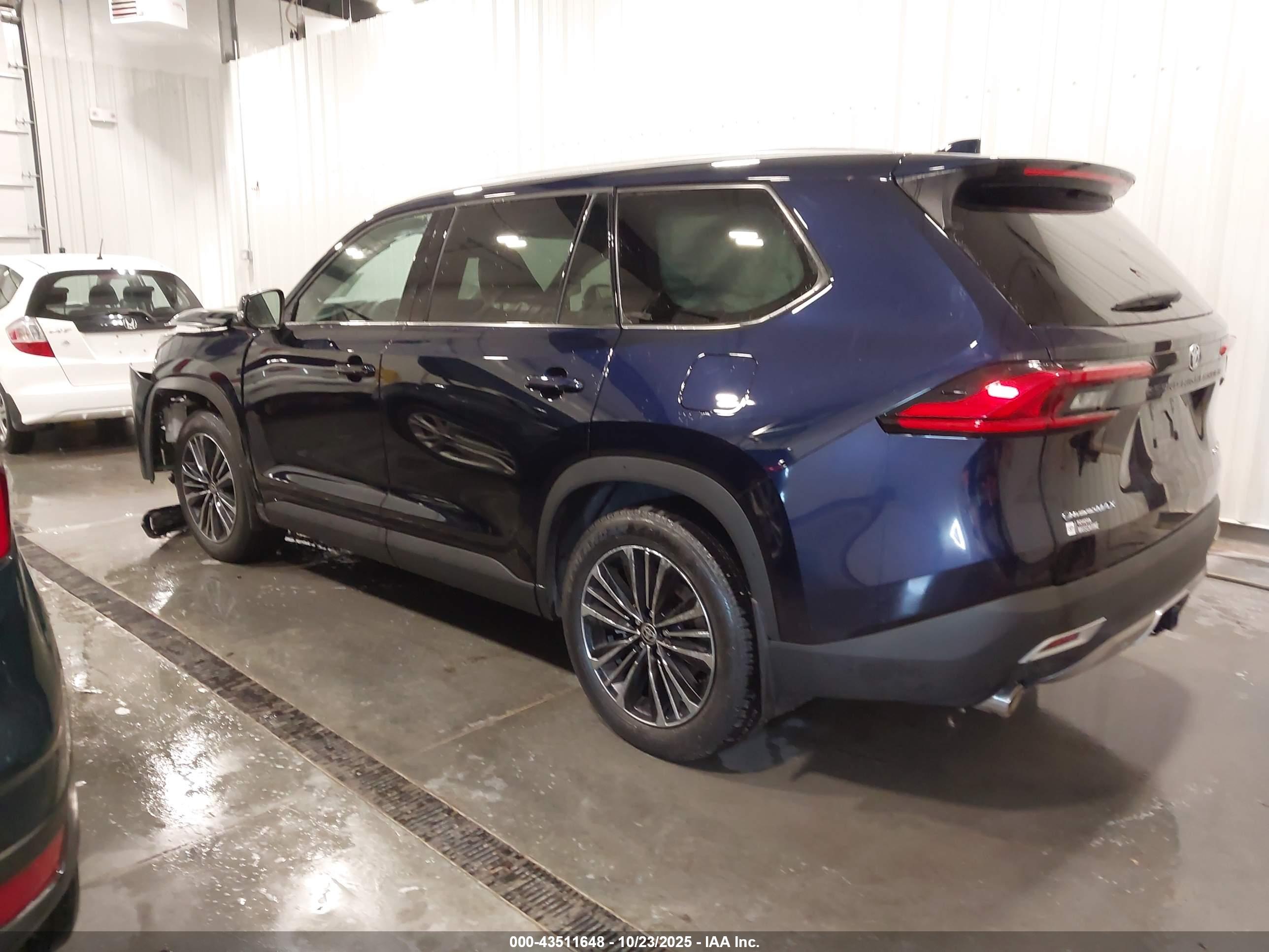 TOYOTA GRAND image 3