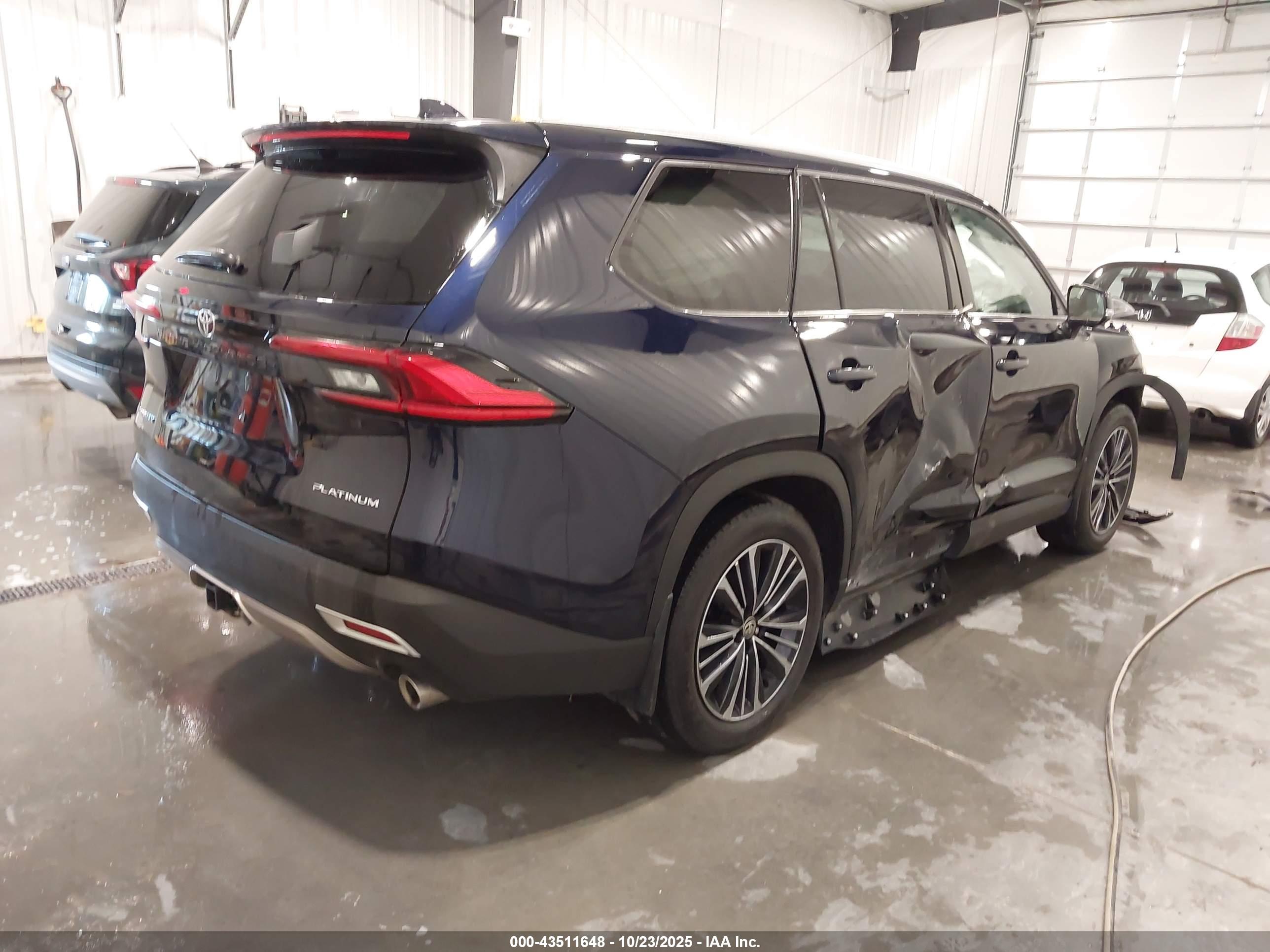 TOYOTA GRAND image 4
