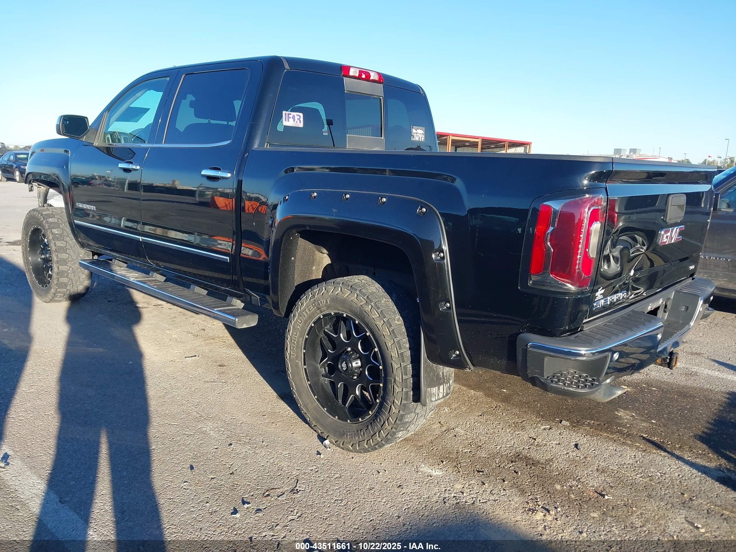 GMC SIERRA image 3