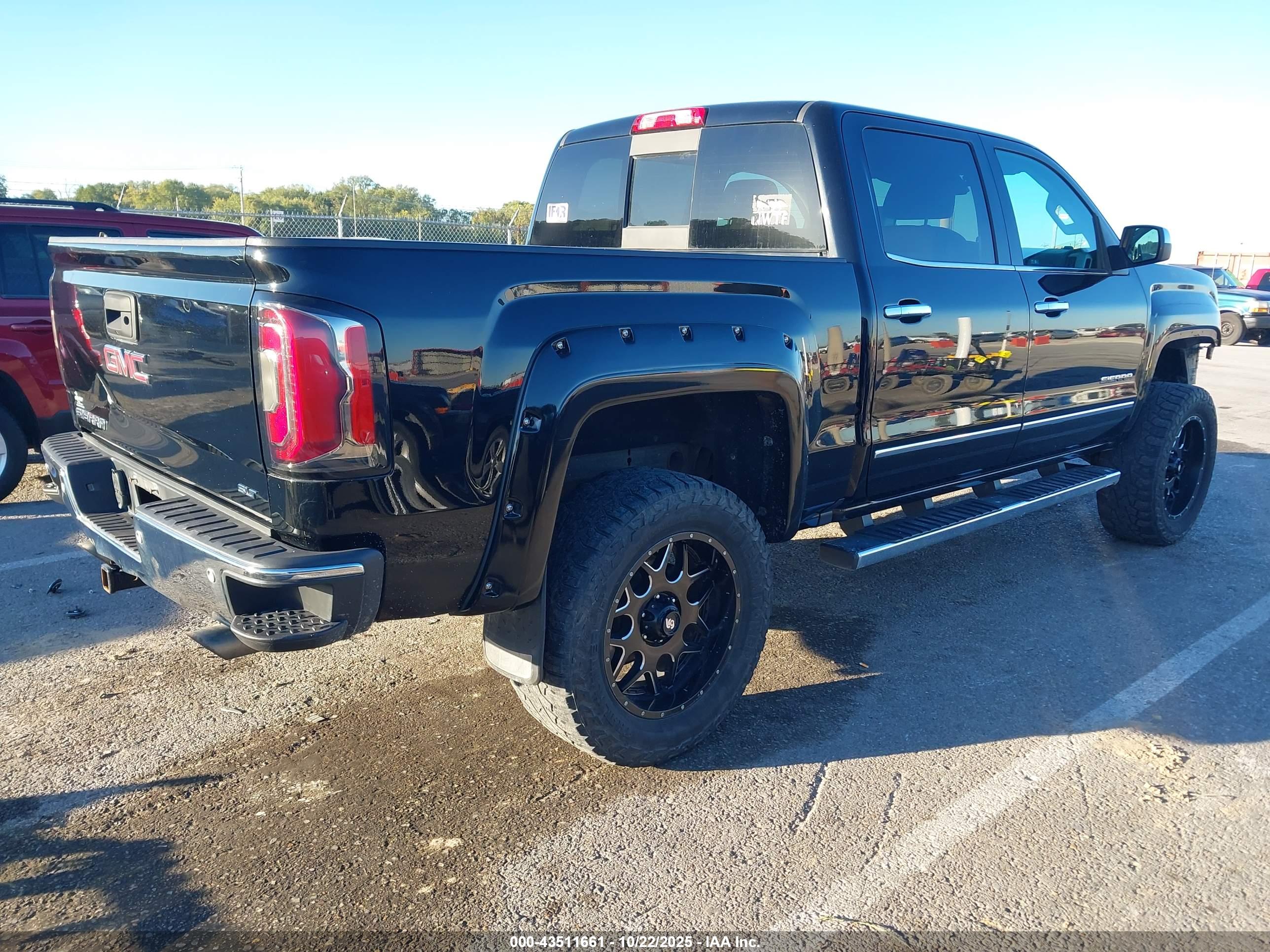 GMC SIERRA image 4