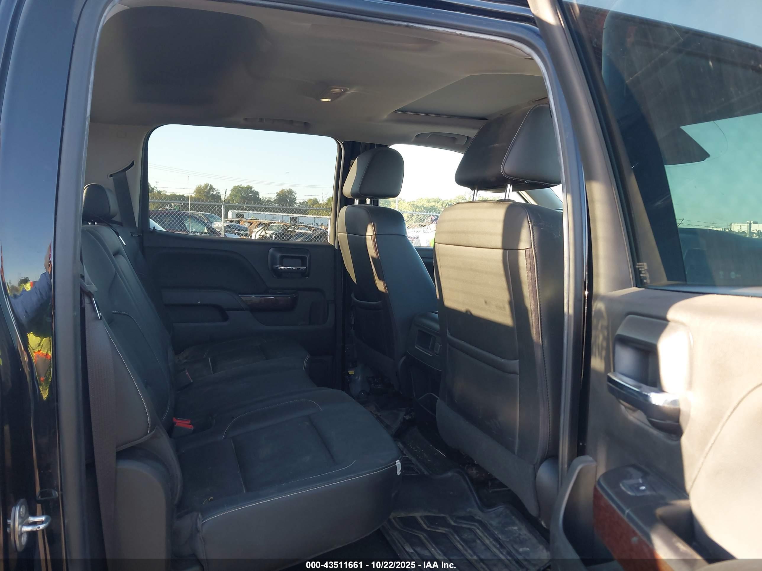 GMC SIERRA image 8