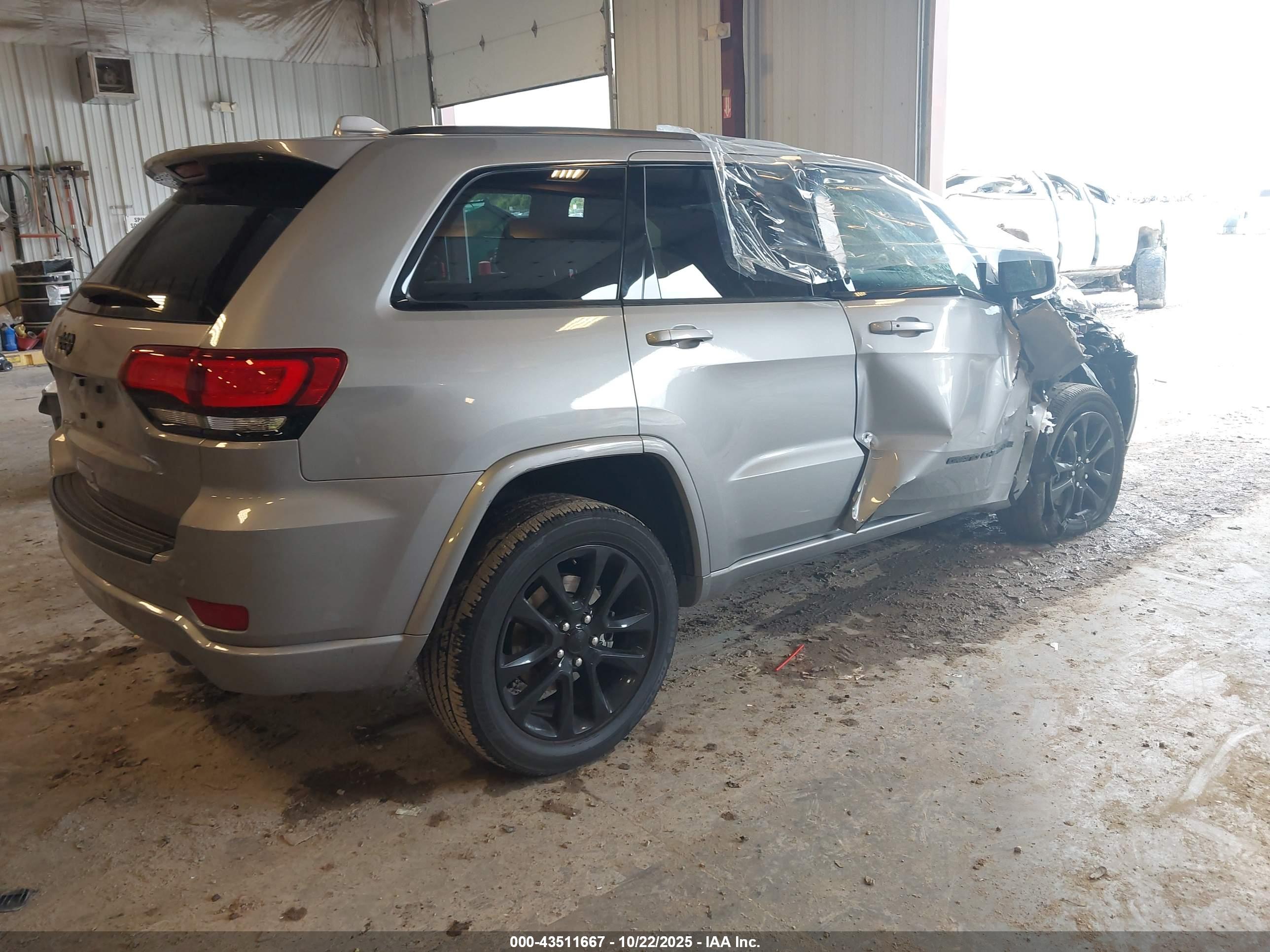 JEEP GRAND image 4