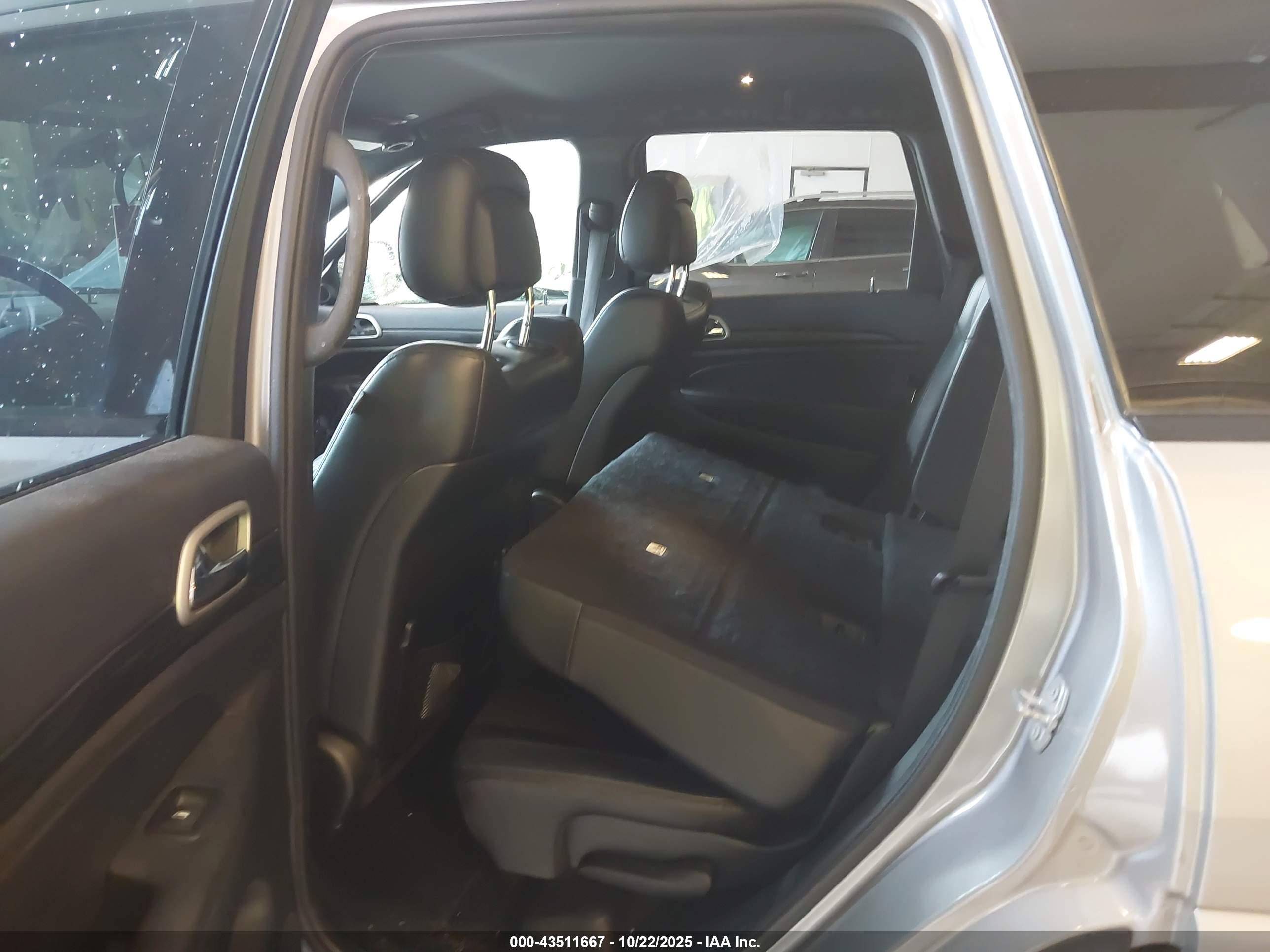 JEEP GRAND image 8