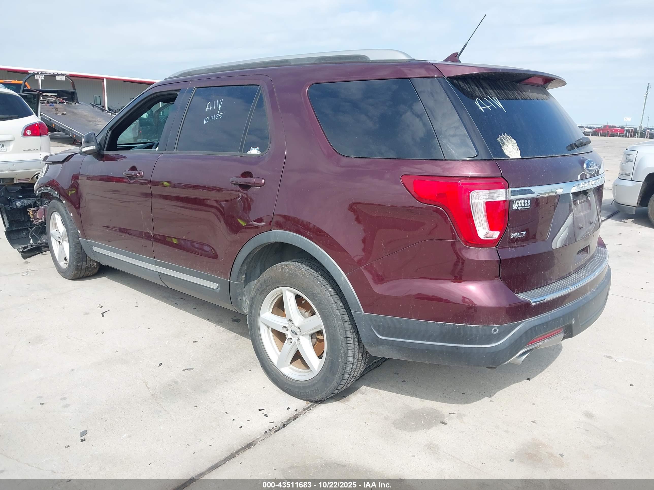 FORD EXPLORER image 3