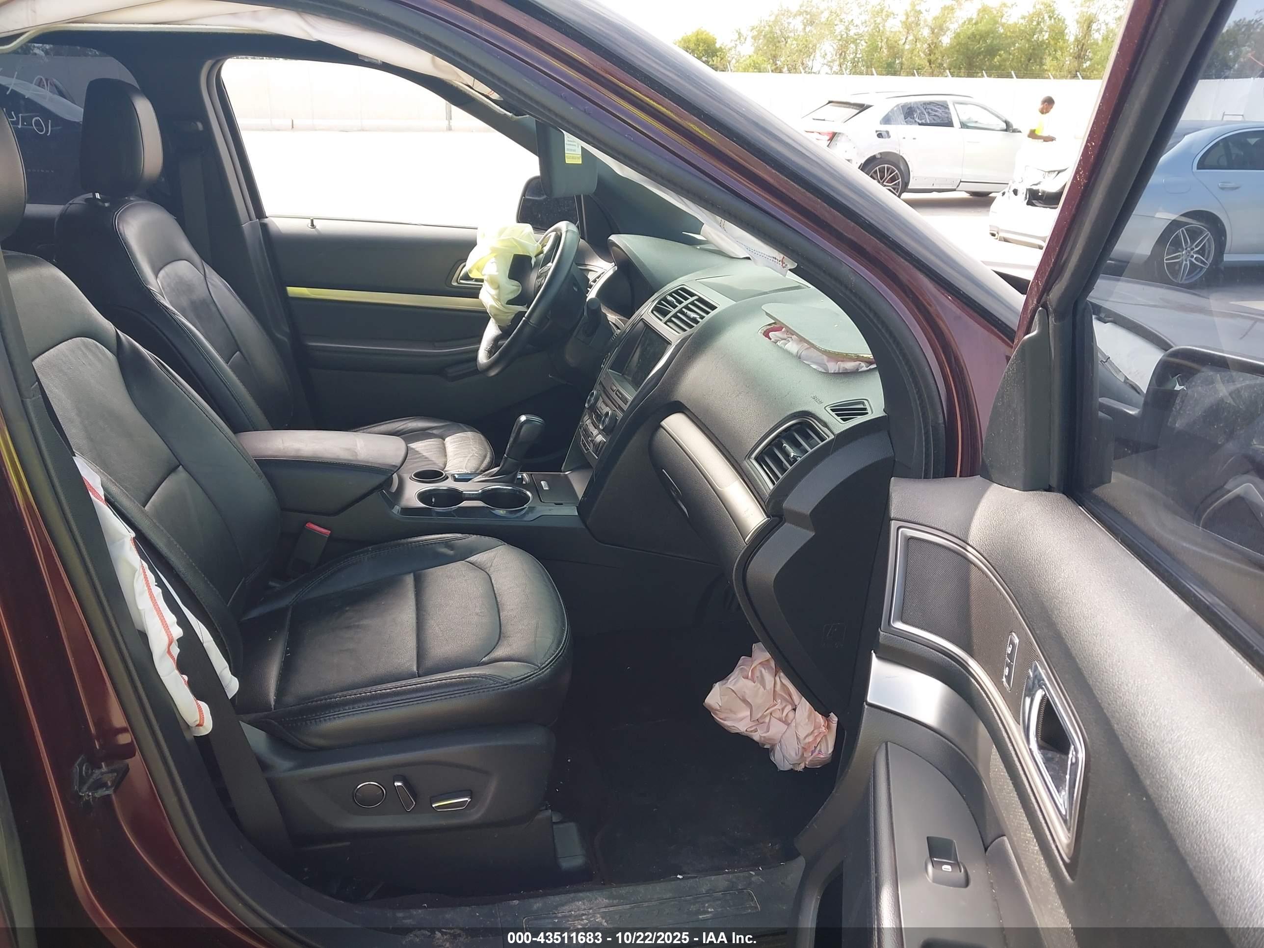 FORD EXPLORER image 5