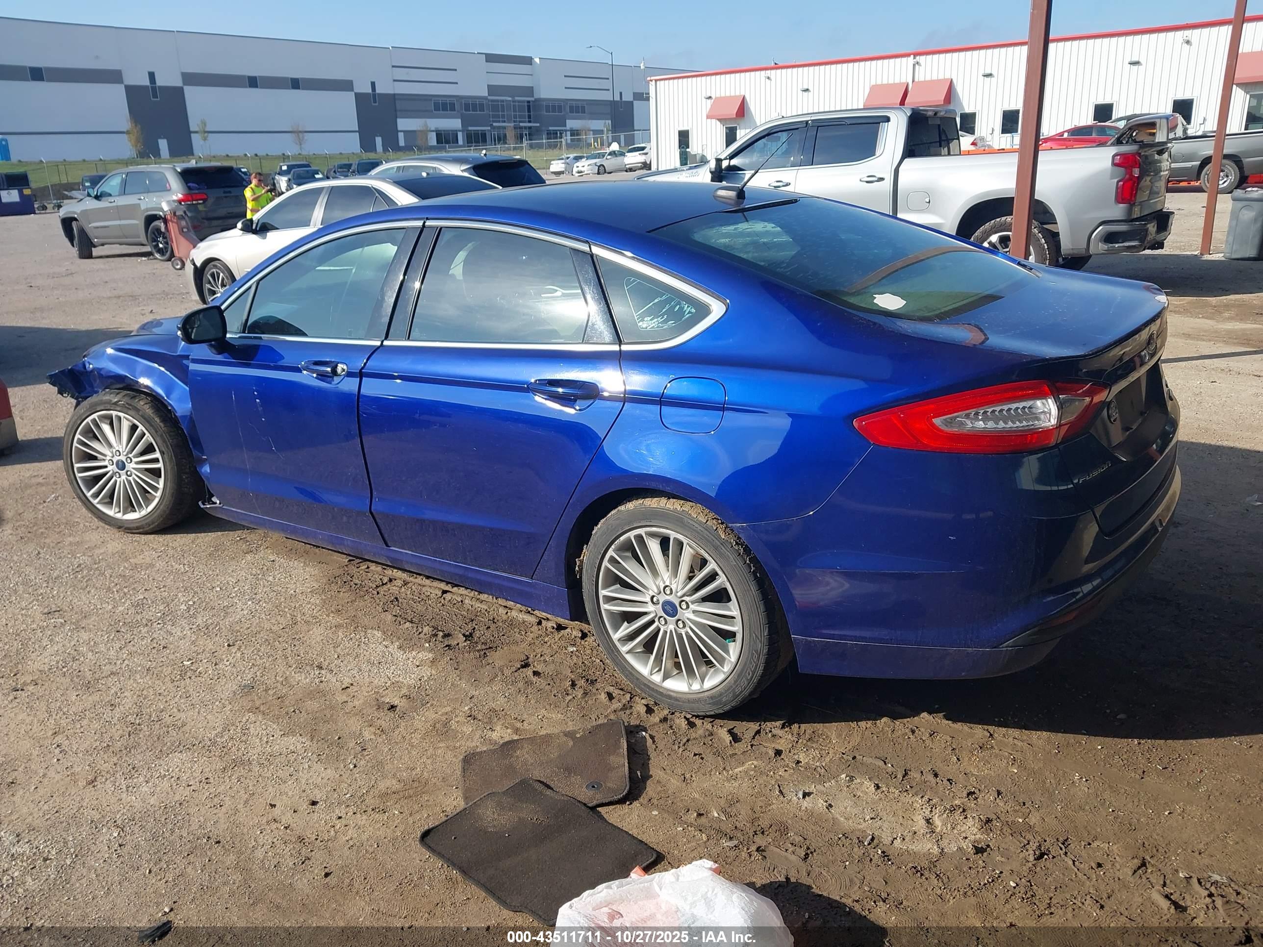 FORD FUSION image 3