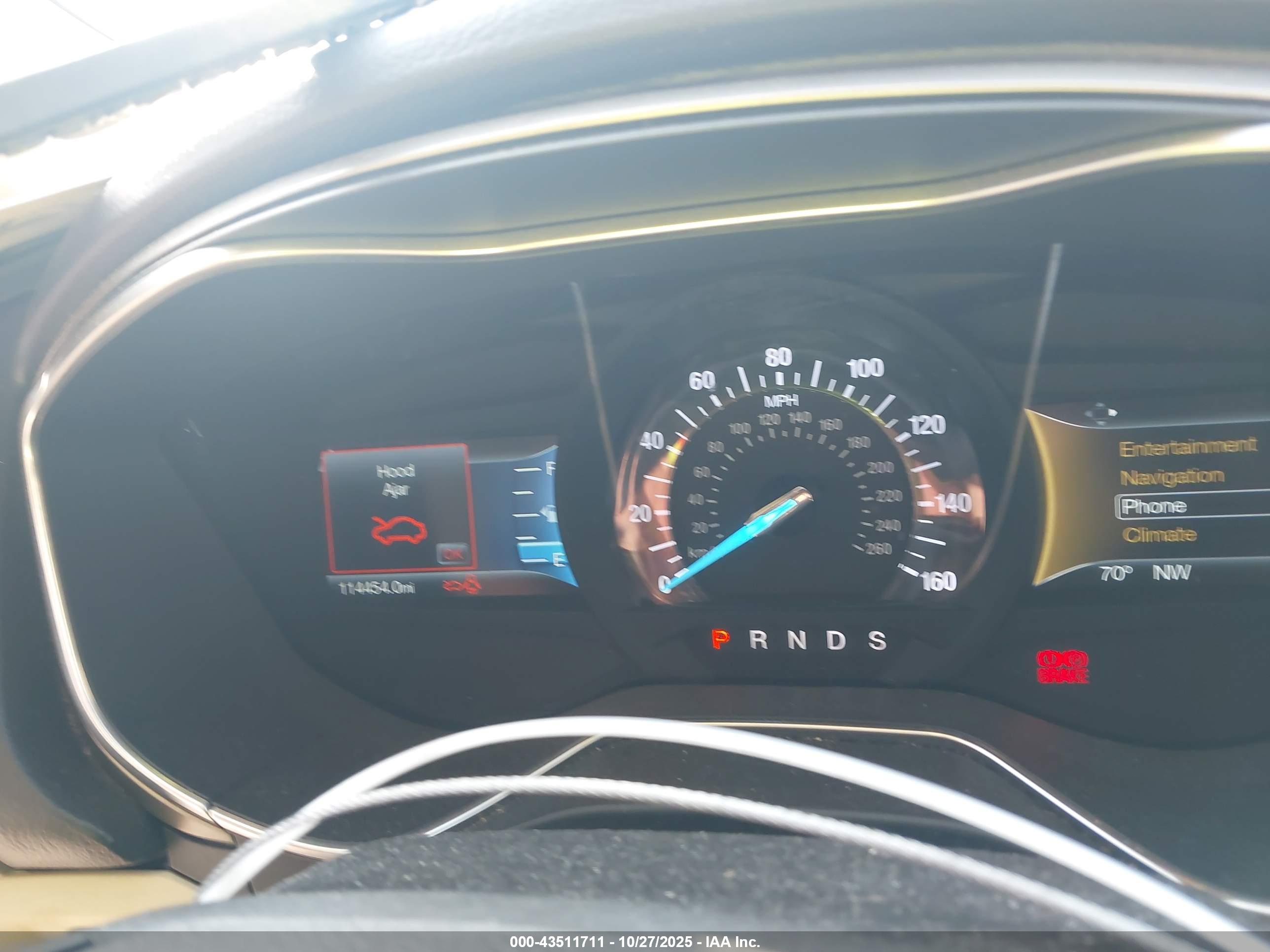 FORD FUSION image 7