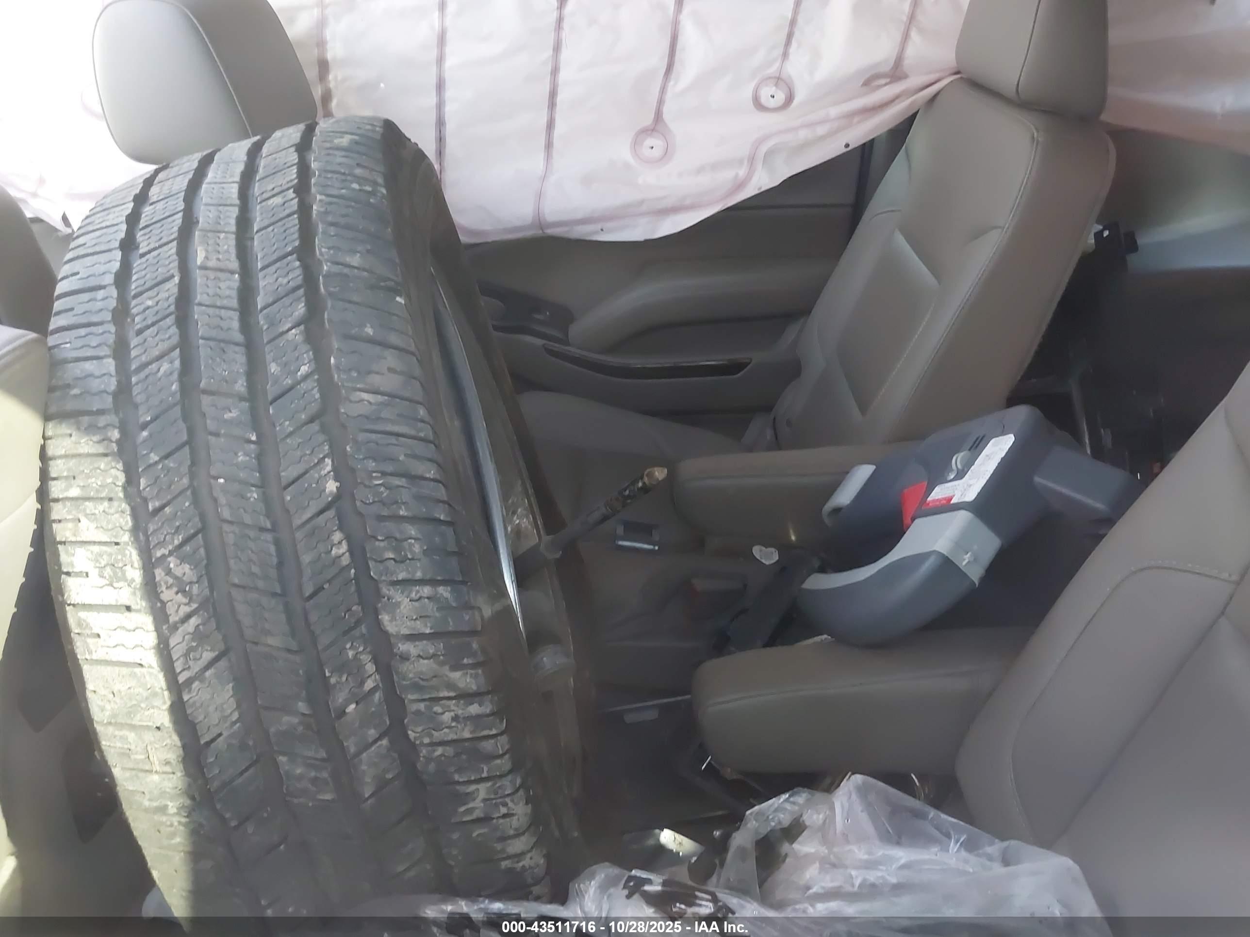 GMC YUKON image 8