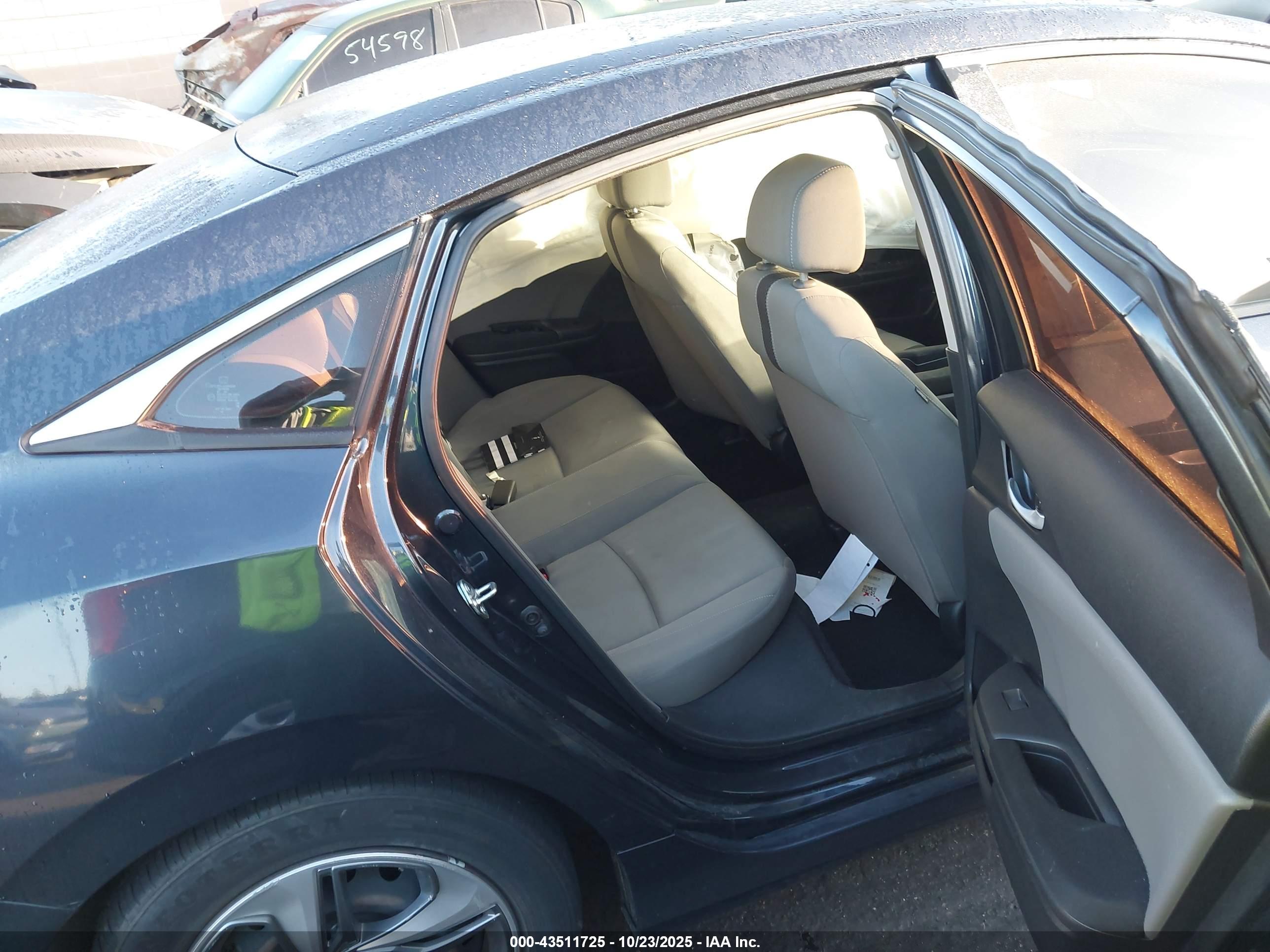 HONDA CIVIC image 8