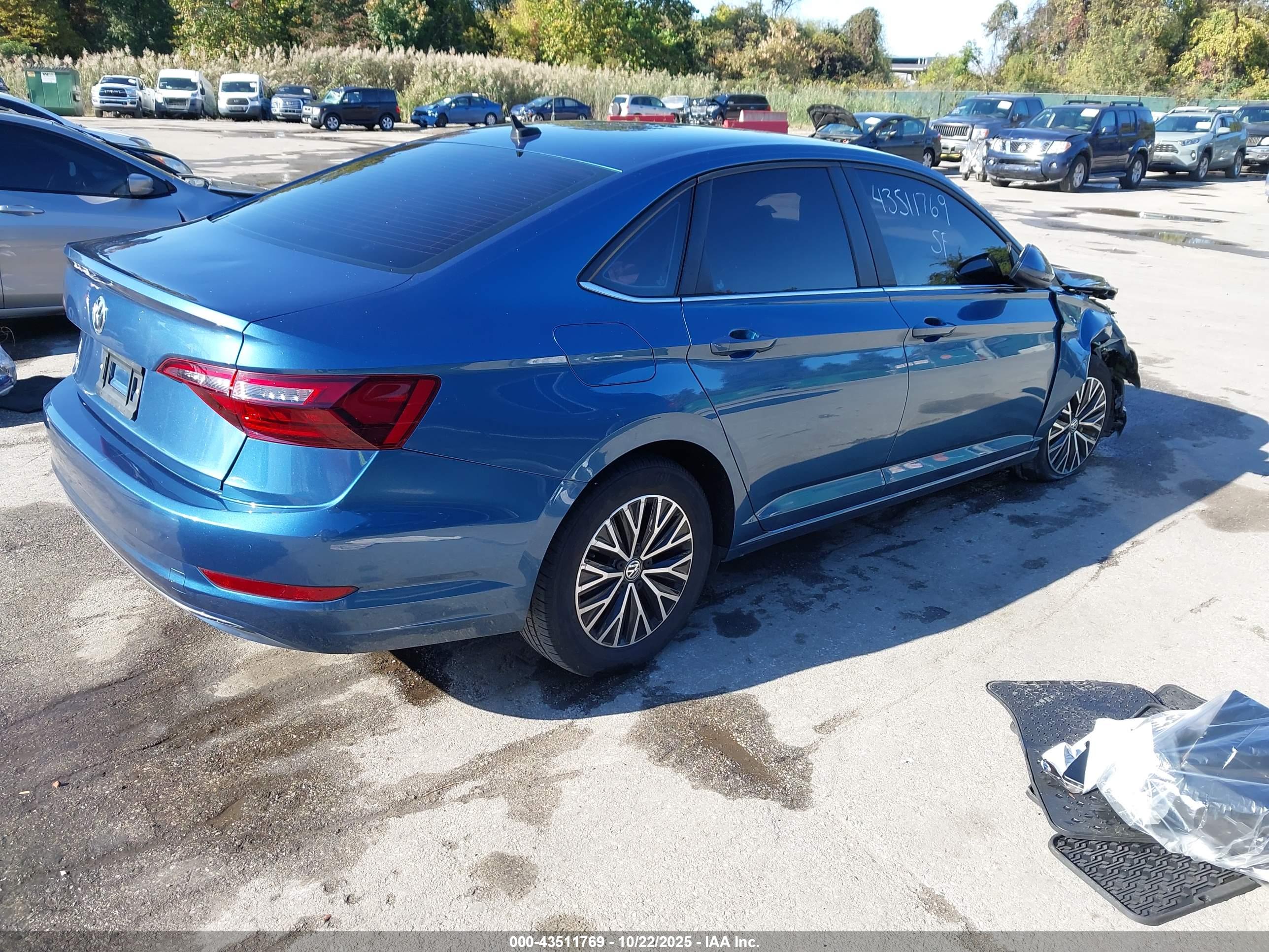 VOLKSWAGEN JETTA image 4