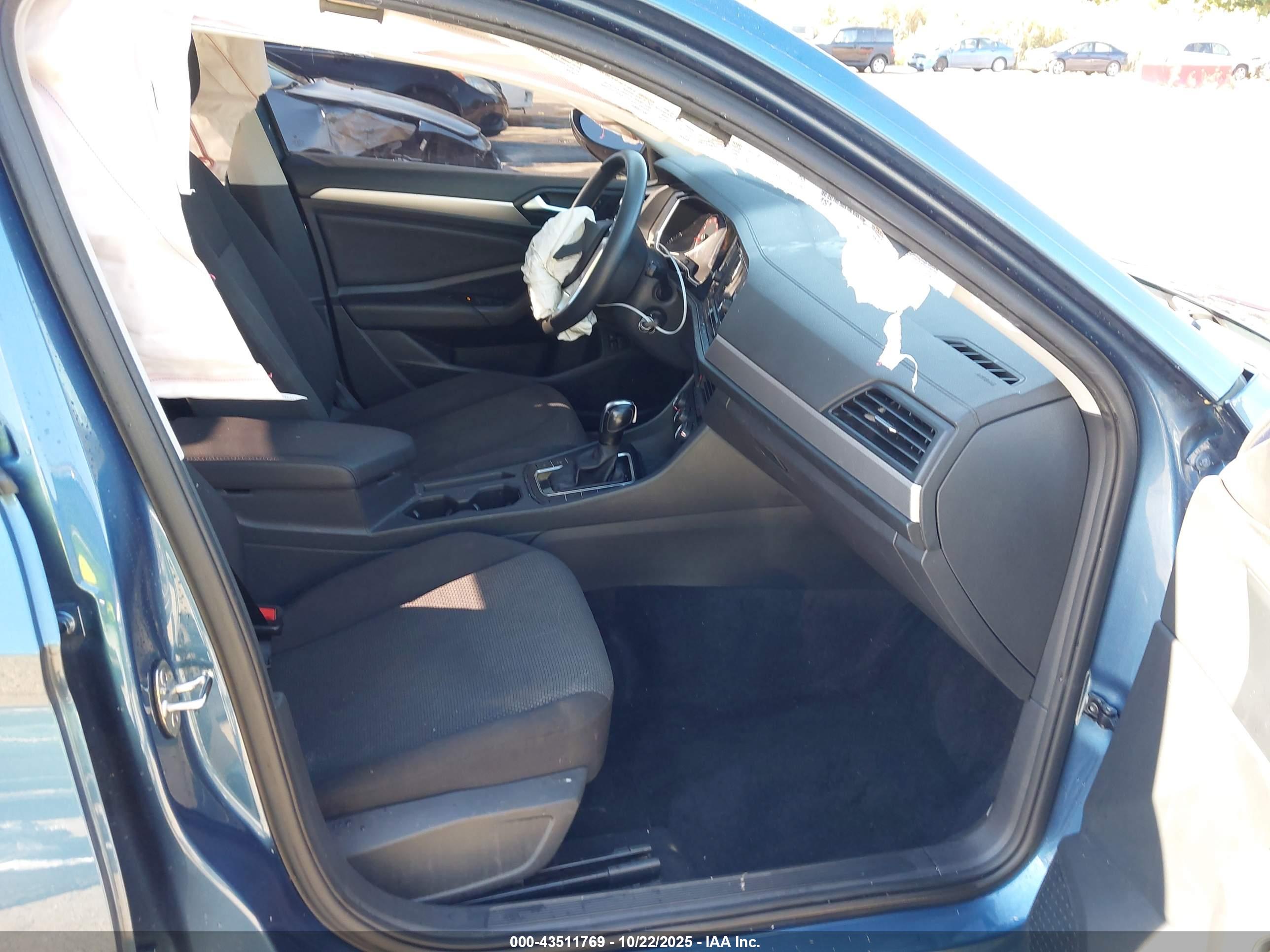 VOLKSWAGEN JETTA image 5