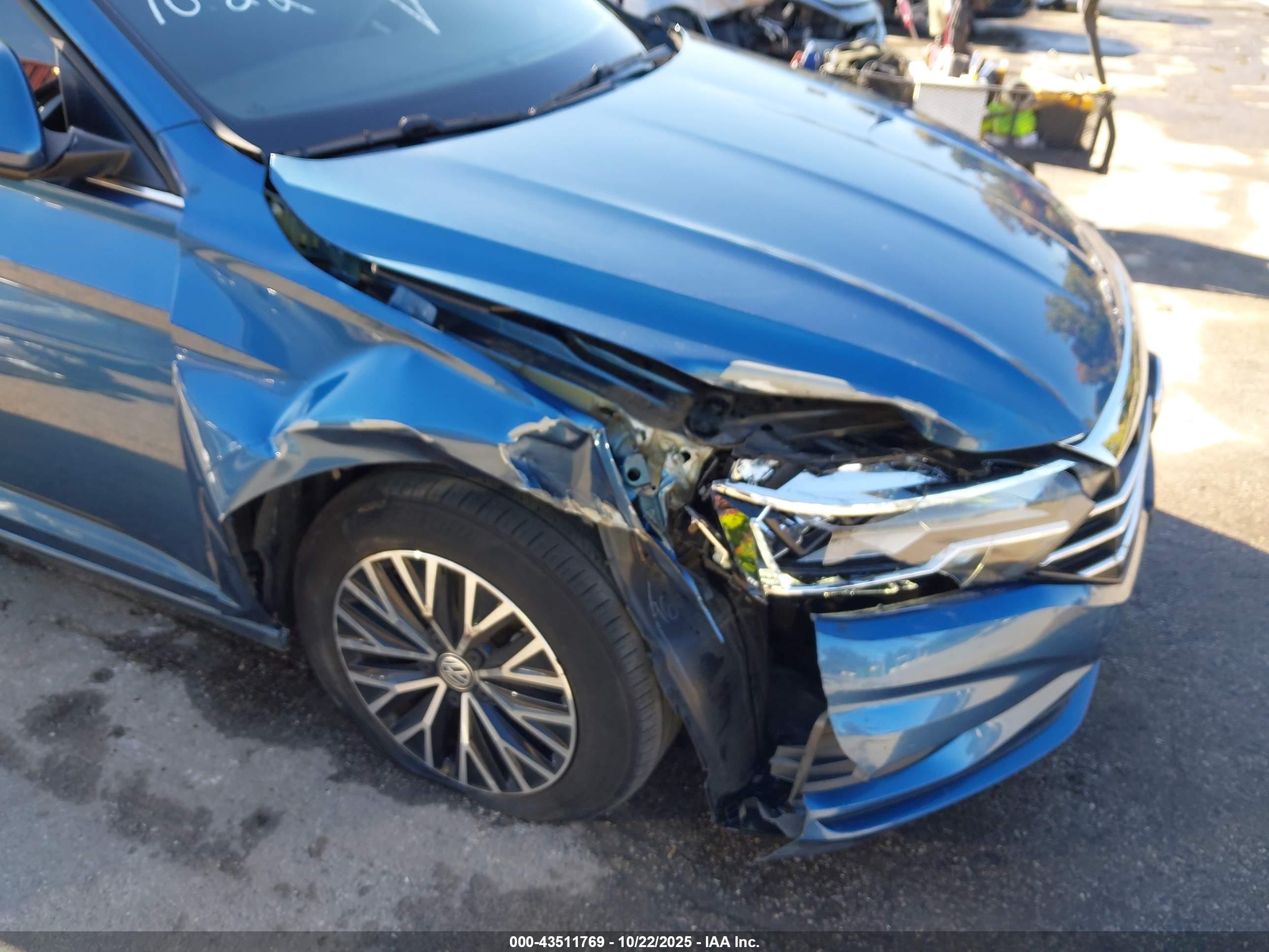 VOLKSWAGEN JETTA image 6