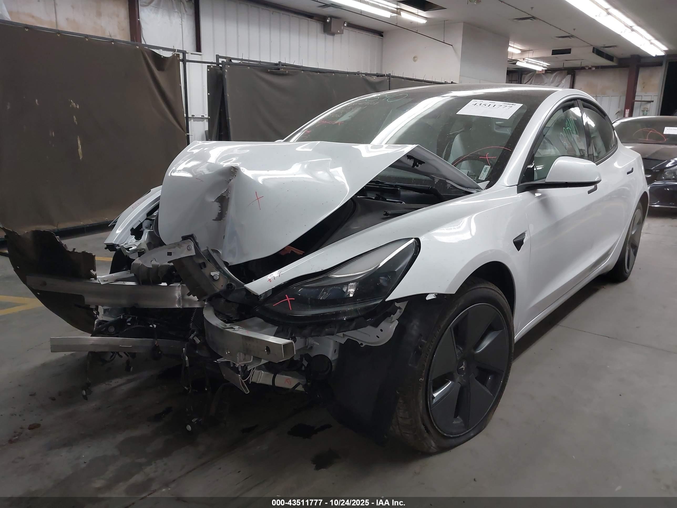 TESLA MODEL image 2