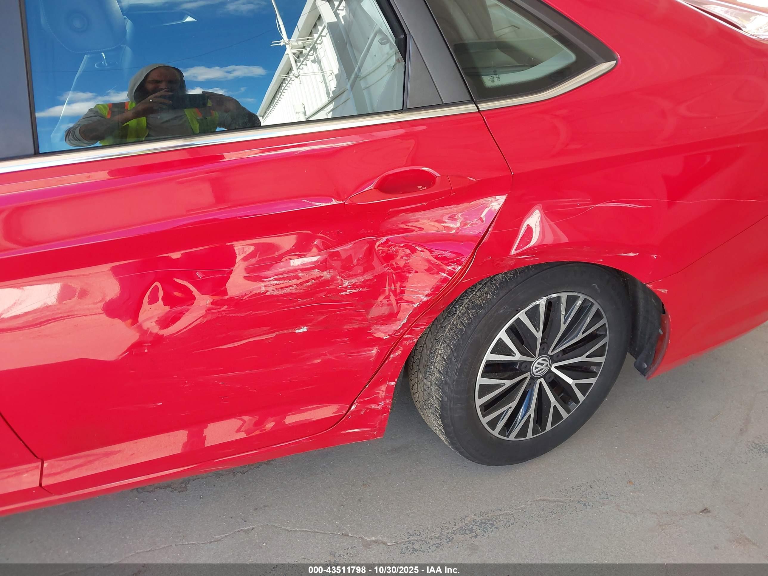 VOLKSWAGEN JETTA image 6