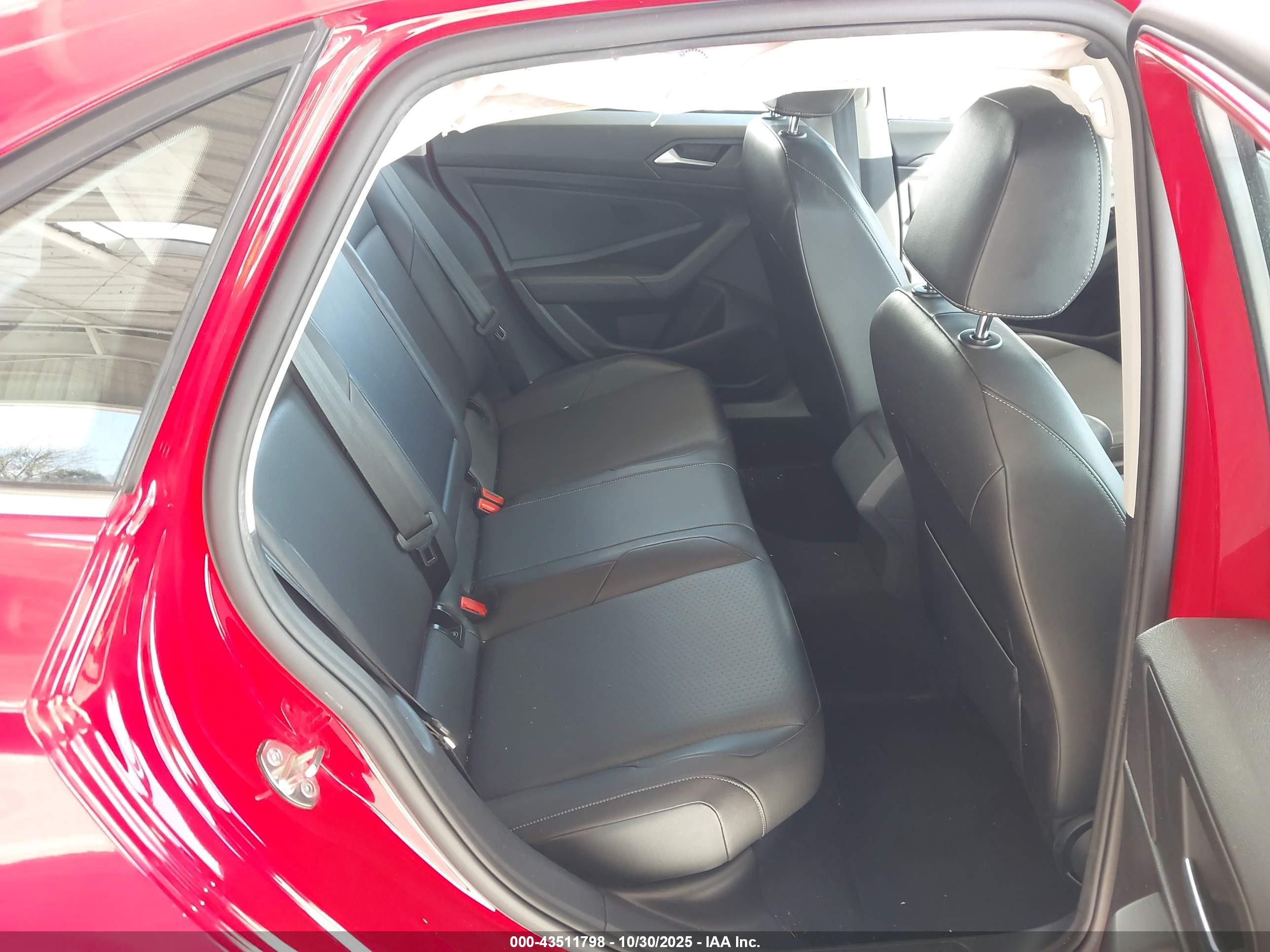VOLKSWAGEN JETTA image 8