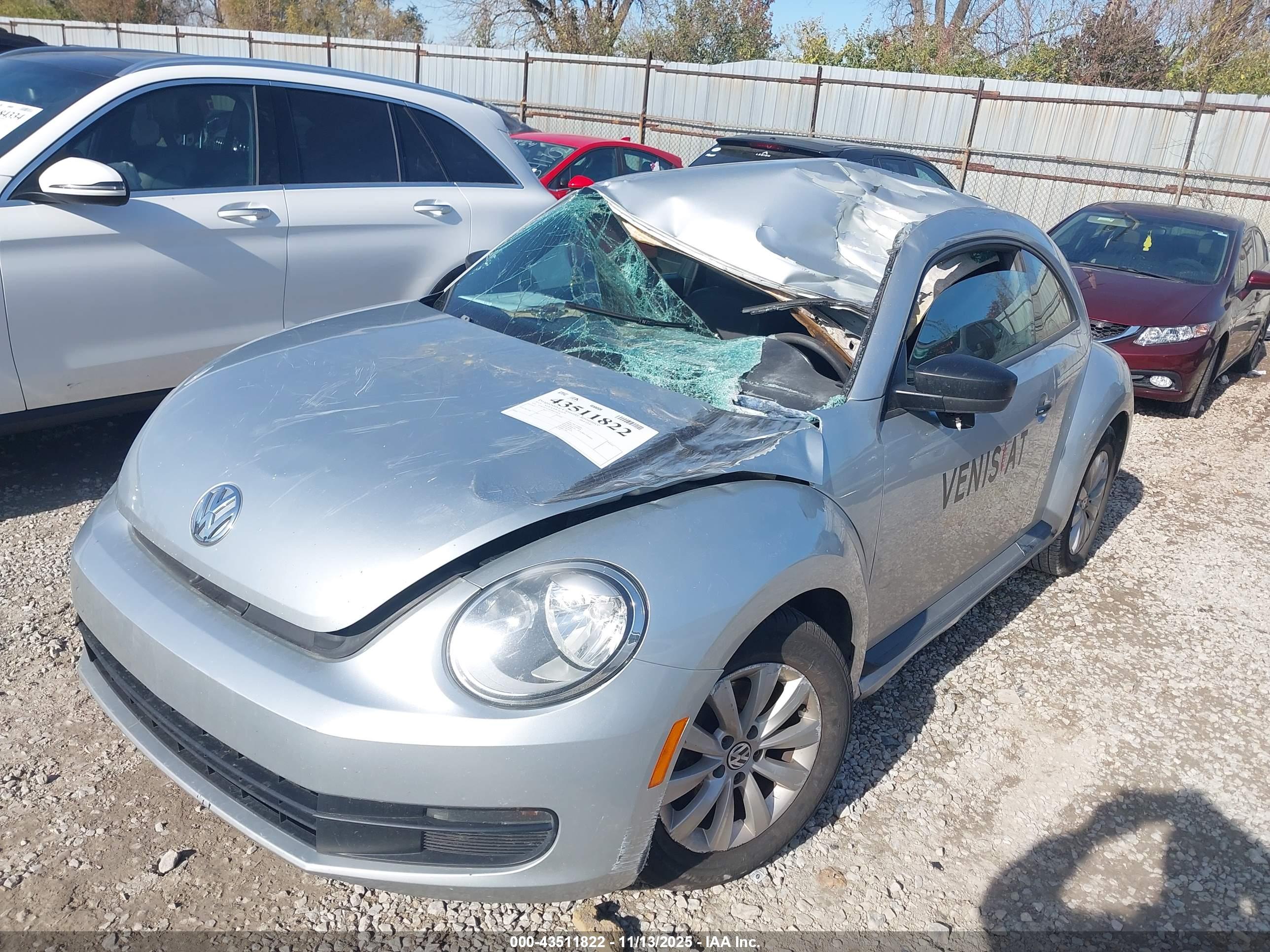 VOLKSWAGEN BEETLE image 6