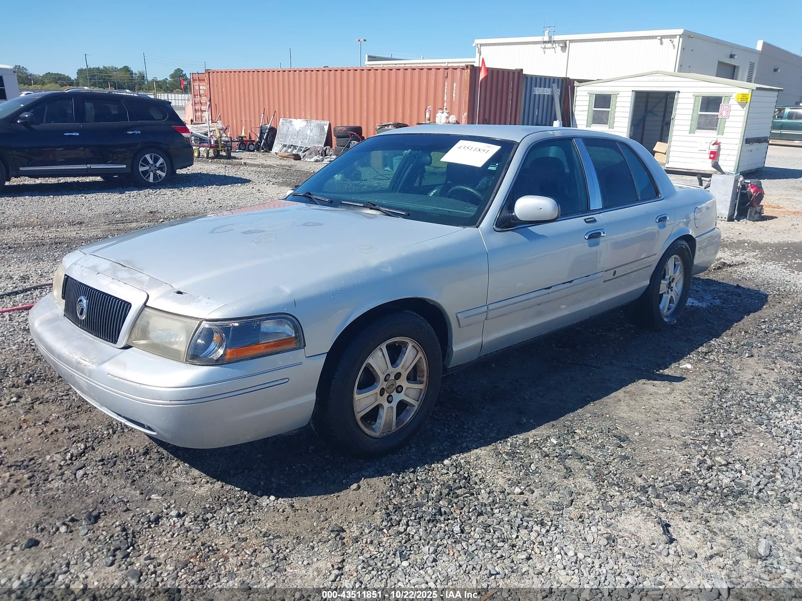 FORD CROWN image 2