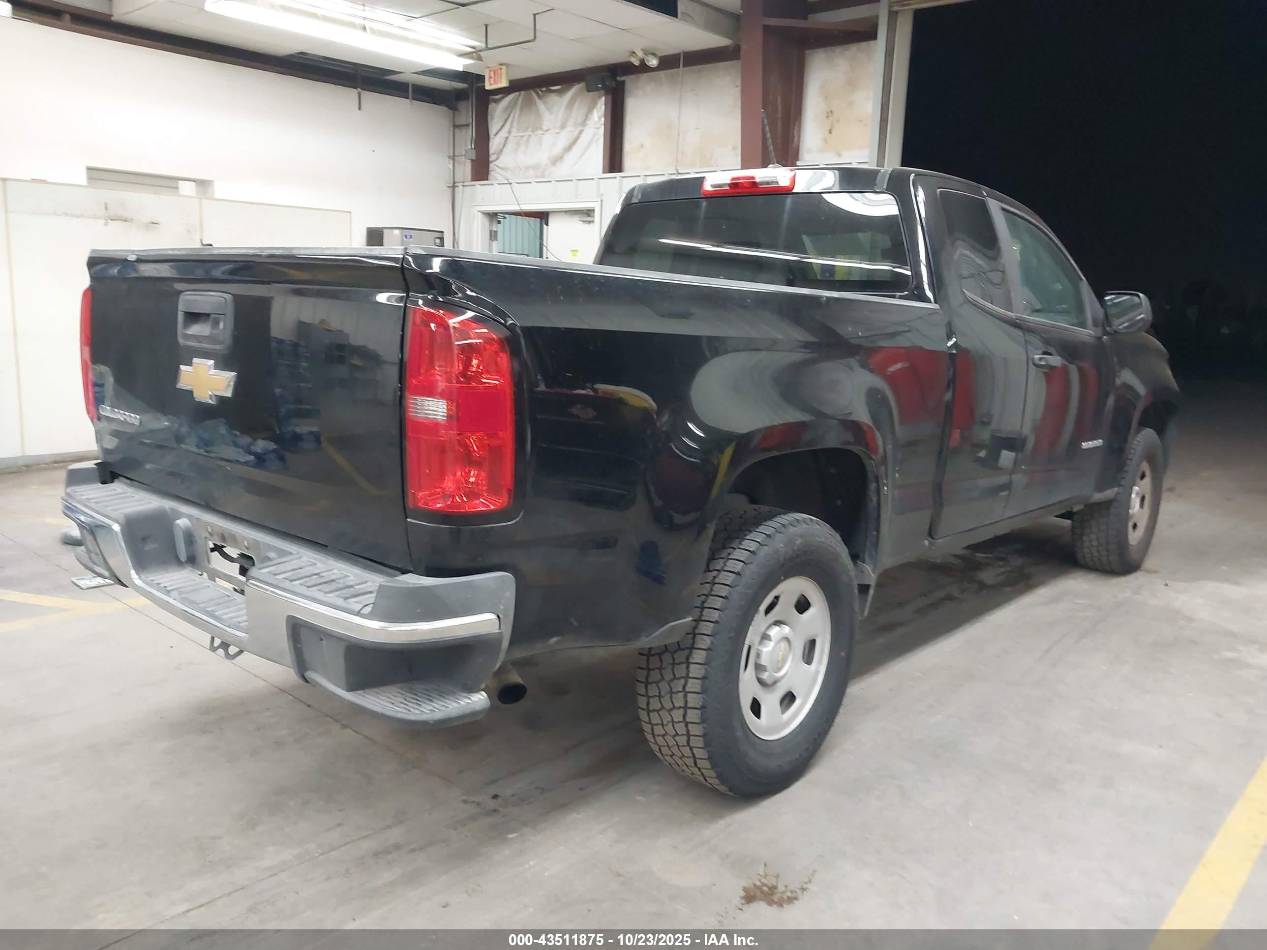CHEVROLET COLORADO image 4