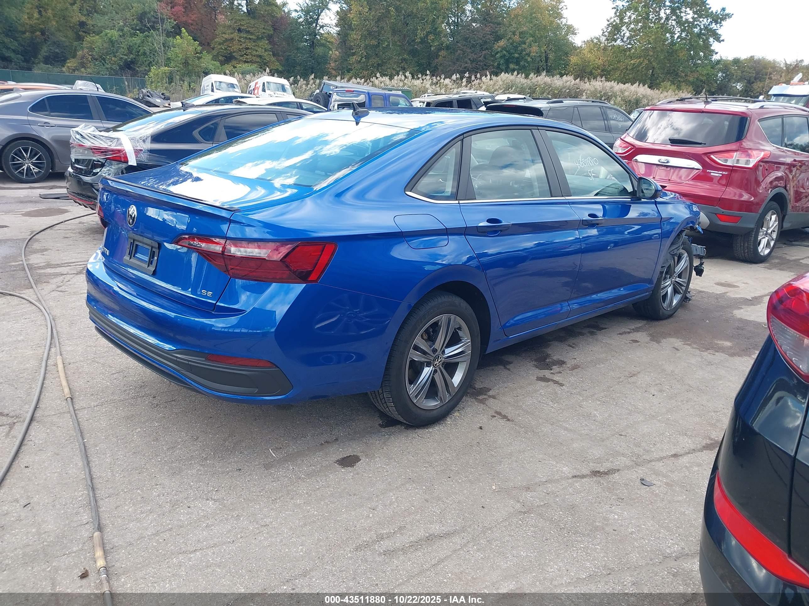 VOLKSWAGEN JETTA image 4