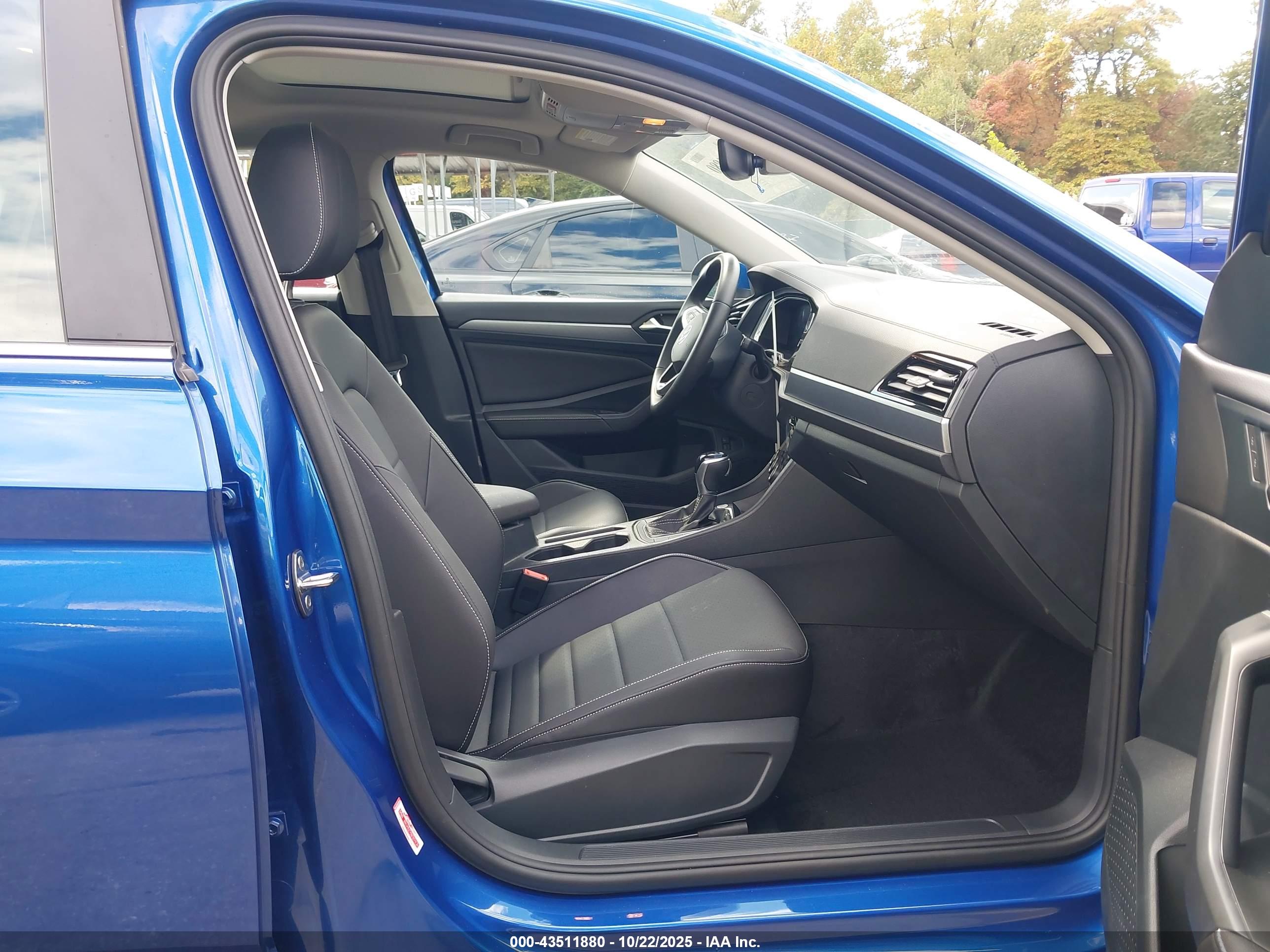 VOLKSWAGEN JETTA image 5