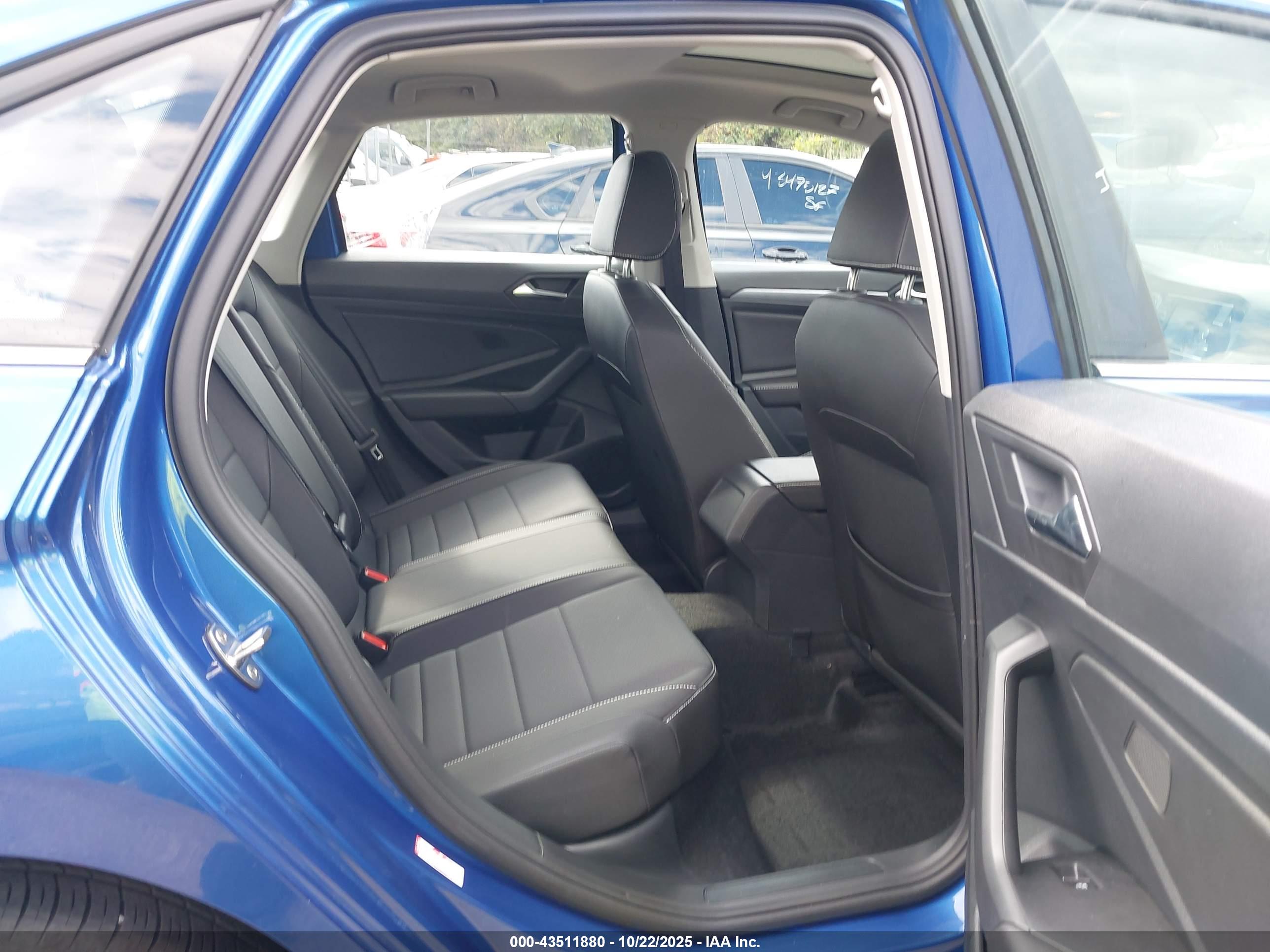 VOLKSWAGEN JETTA image 8